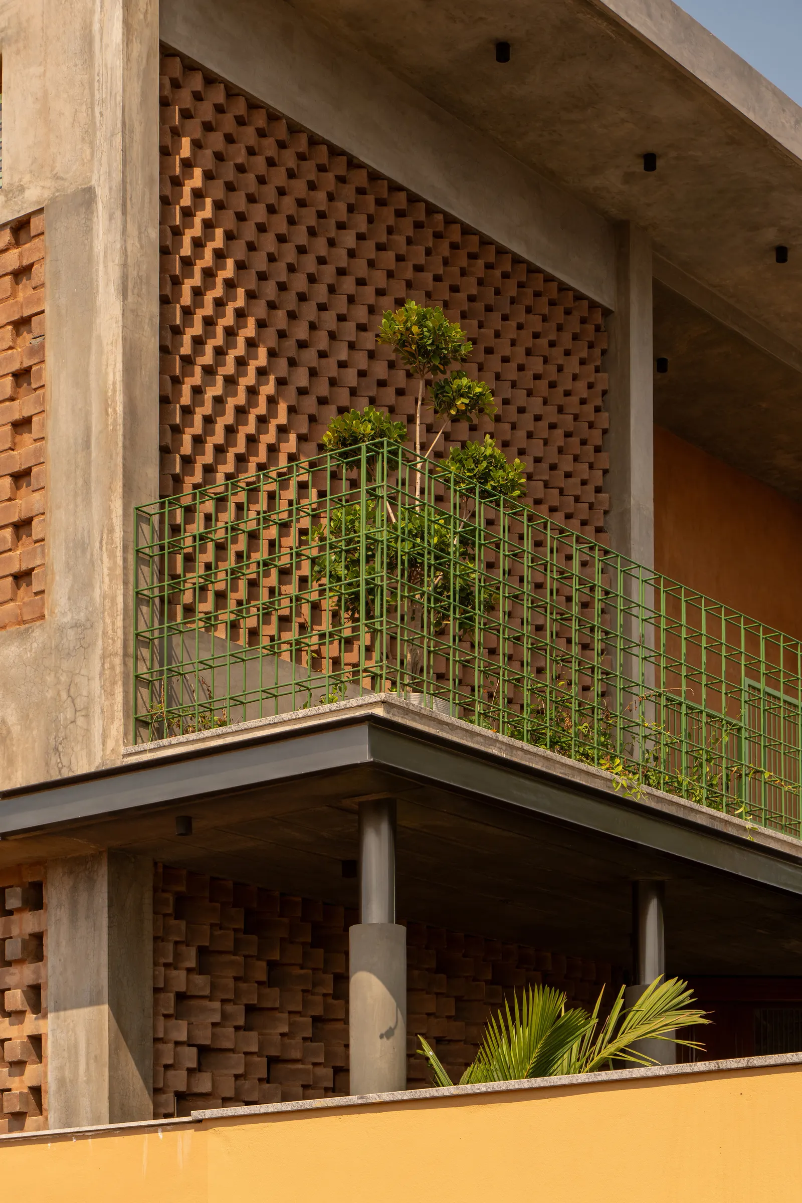 Terràvue Residence / Fictive Architects