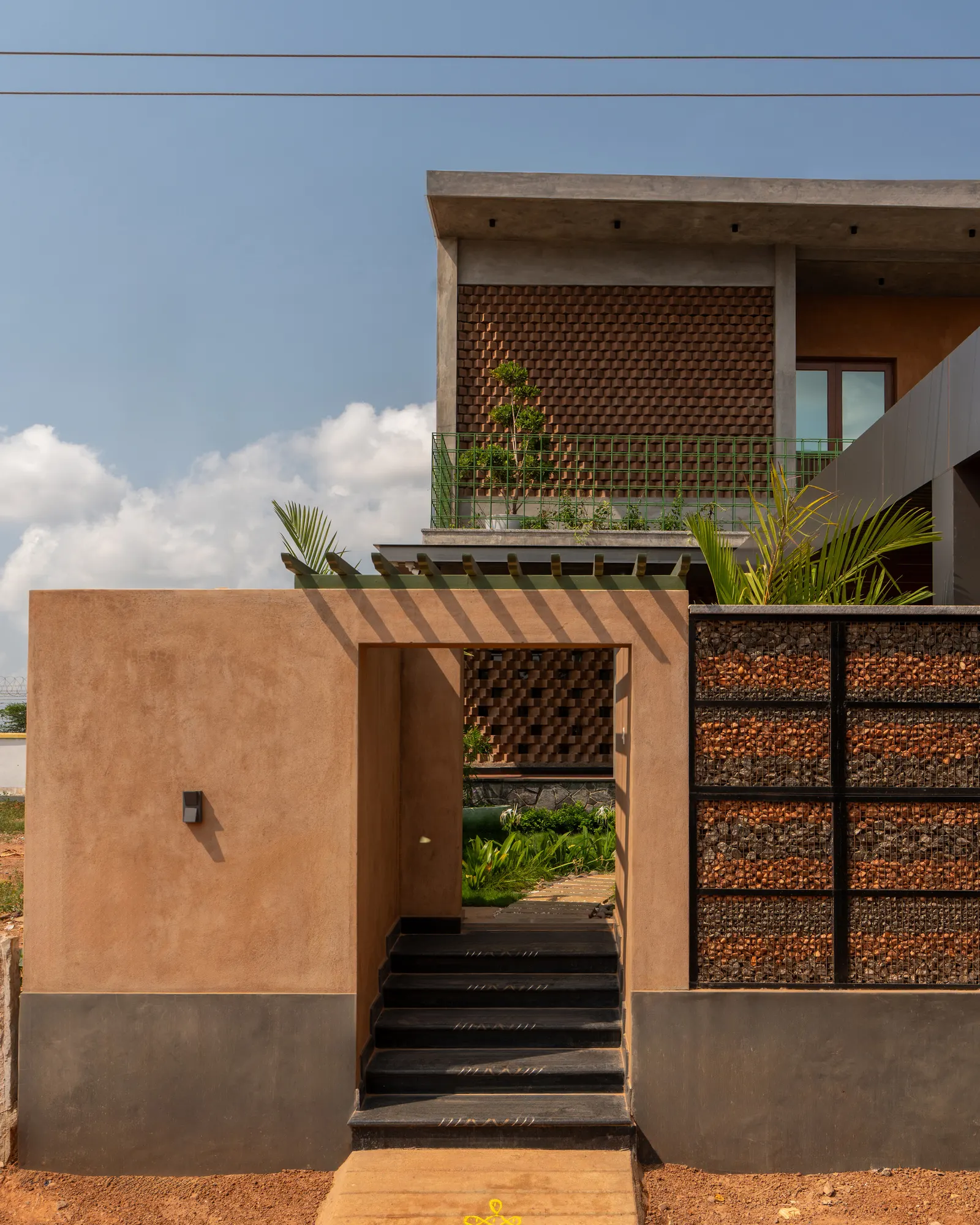 Terràvue Residence / Fictive Architects