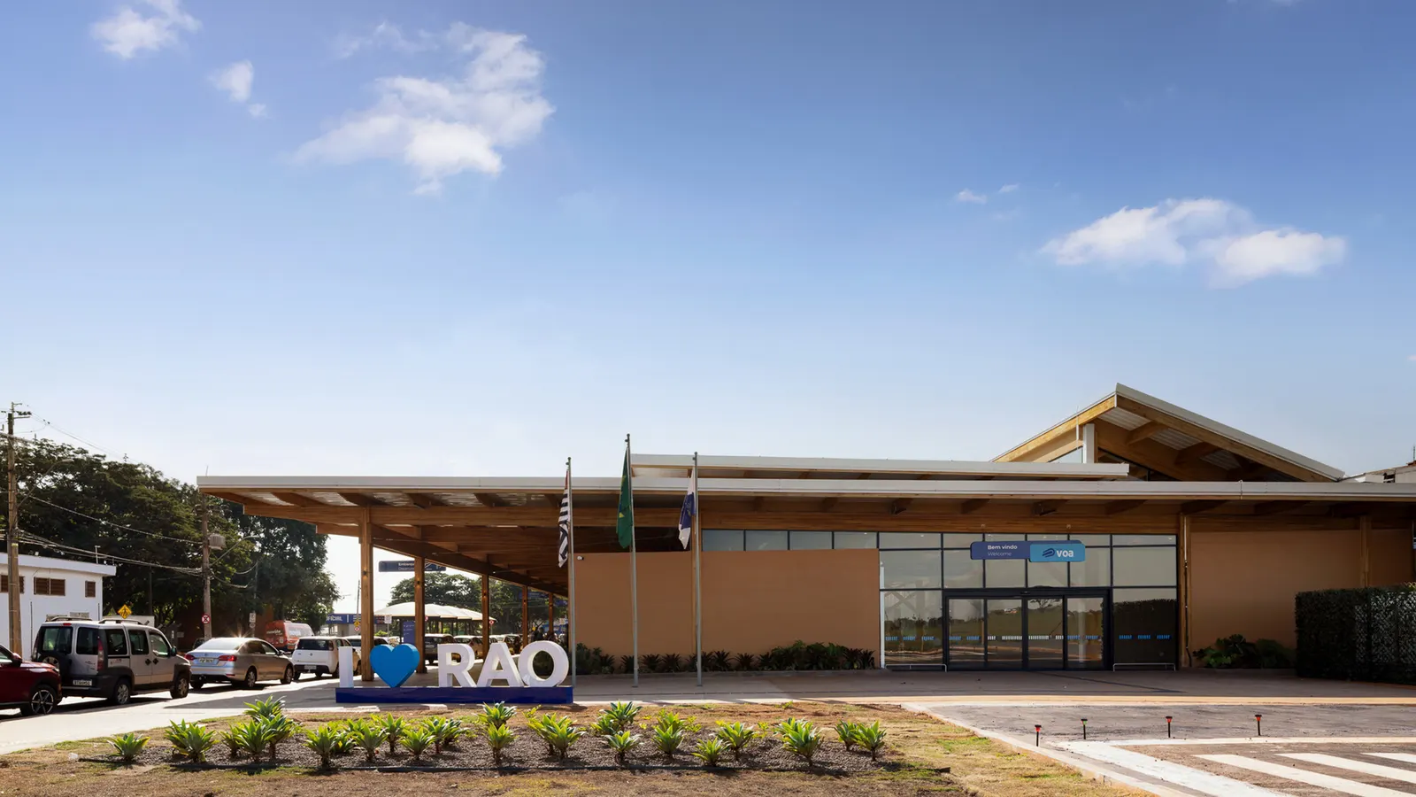 Аэропорт Doutor Leite Lopes State Airport / Bacco Arquitetos Associados