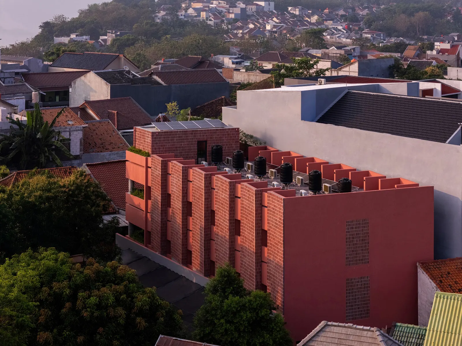 Anir Guest House / Tamara Wibowo Architects
