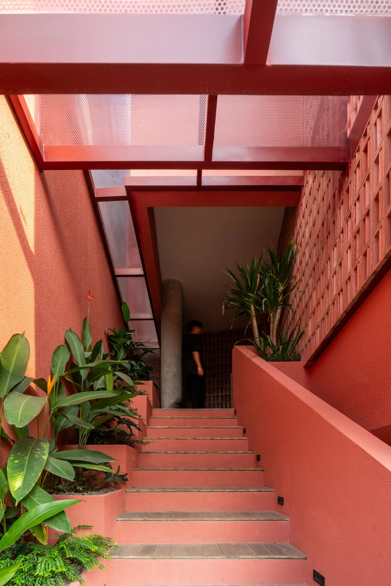 Anir Guest House / Tamara Wibowo Architects