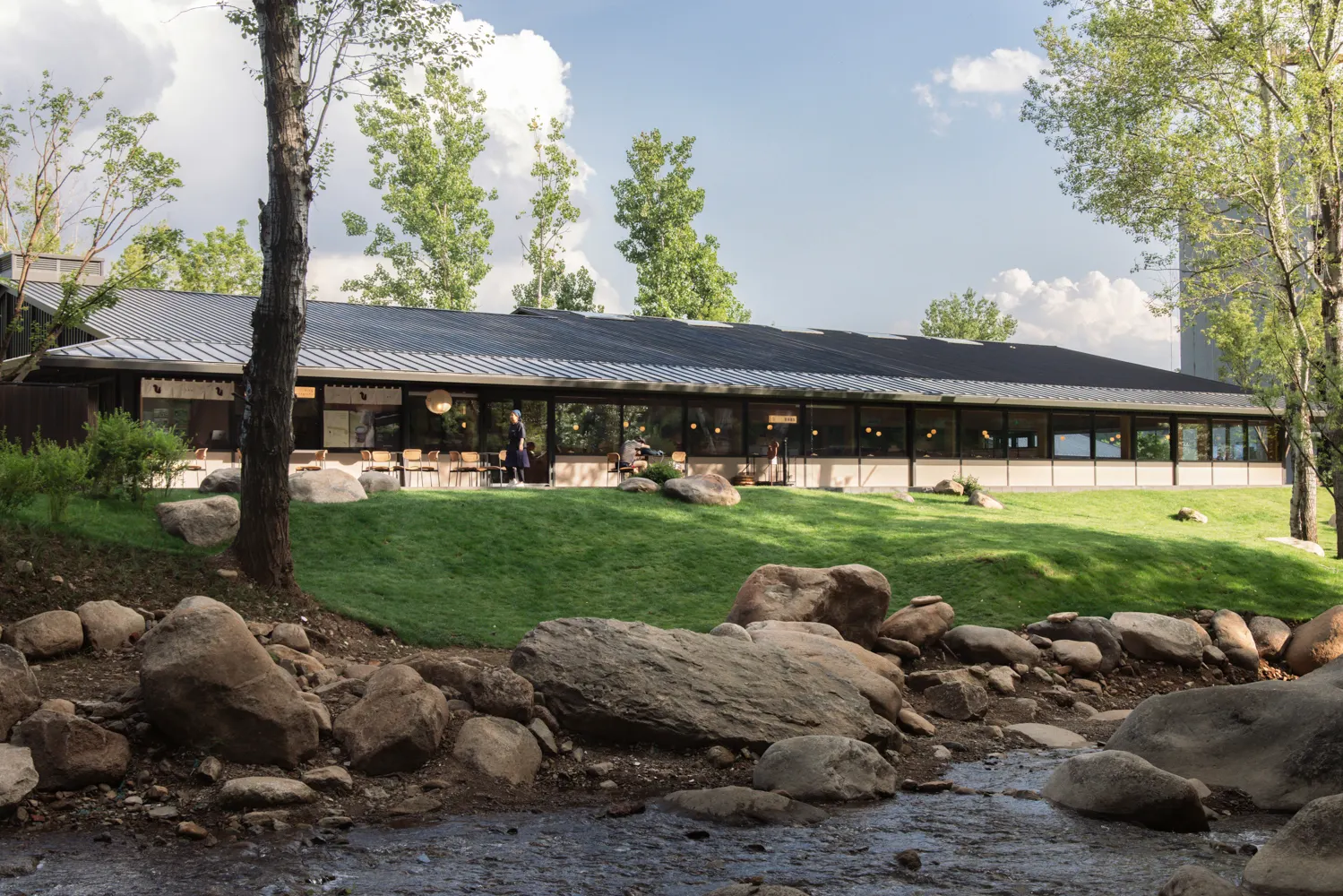 Aranya Wuling Mountain — Sean Canteen / llLab
