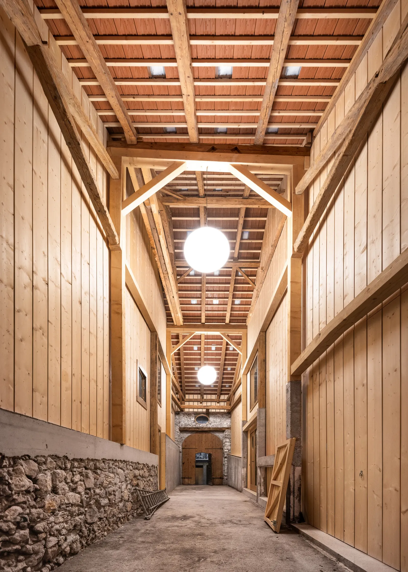 Трансформация фермы XVIII века в Грандвилларе / Bard Yersin Architectes