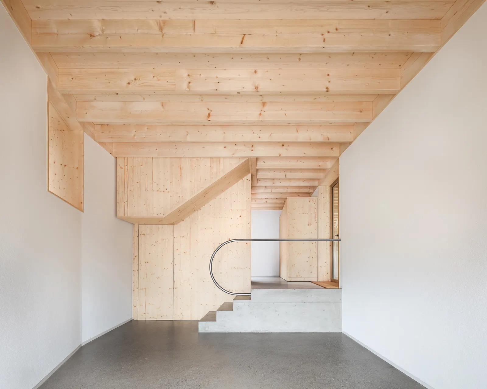 Трансформация фермы XVIII века в Грандвилларе / Bard Yersin Architectes