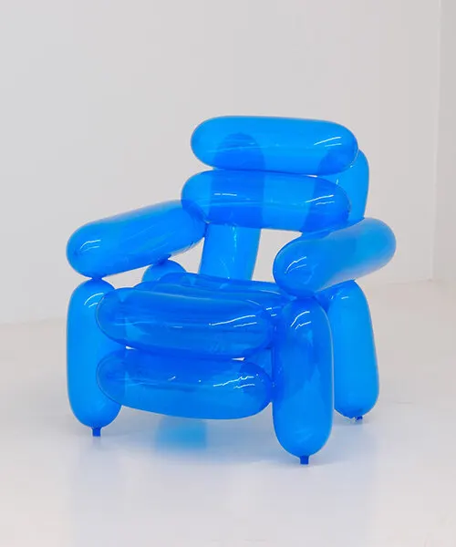 «50 Chairs at Christie’s» в Beverly Hills: как дизайнеры заново изобретают сидение