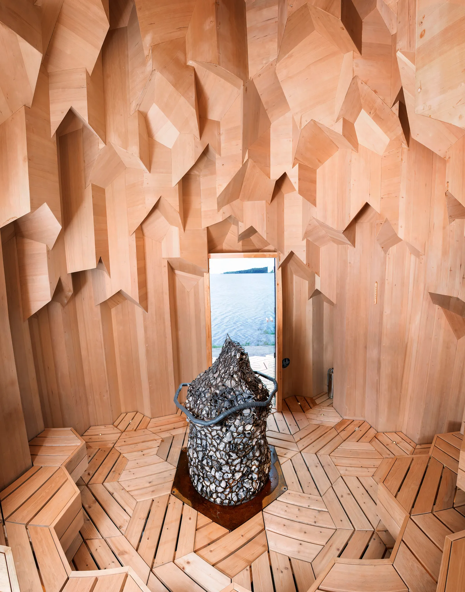 Crystal Sauna для Skellefteå: общественная инсталляция и сауна в бывшей промышленной зоне Урсвикена