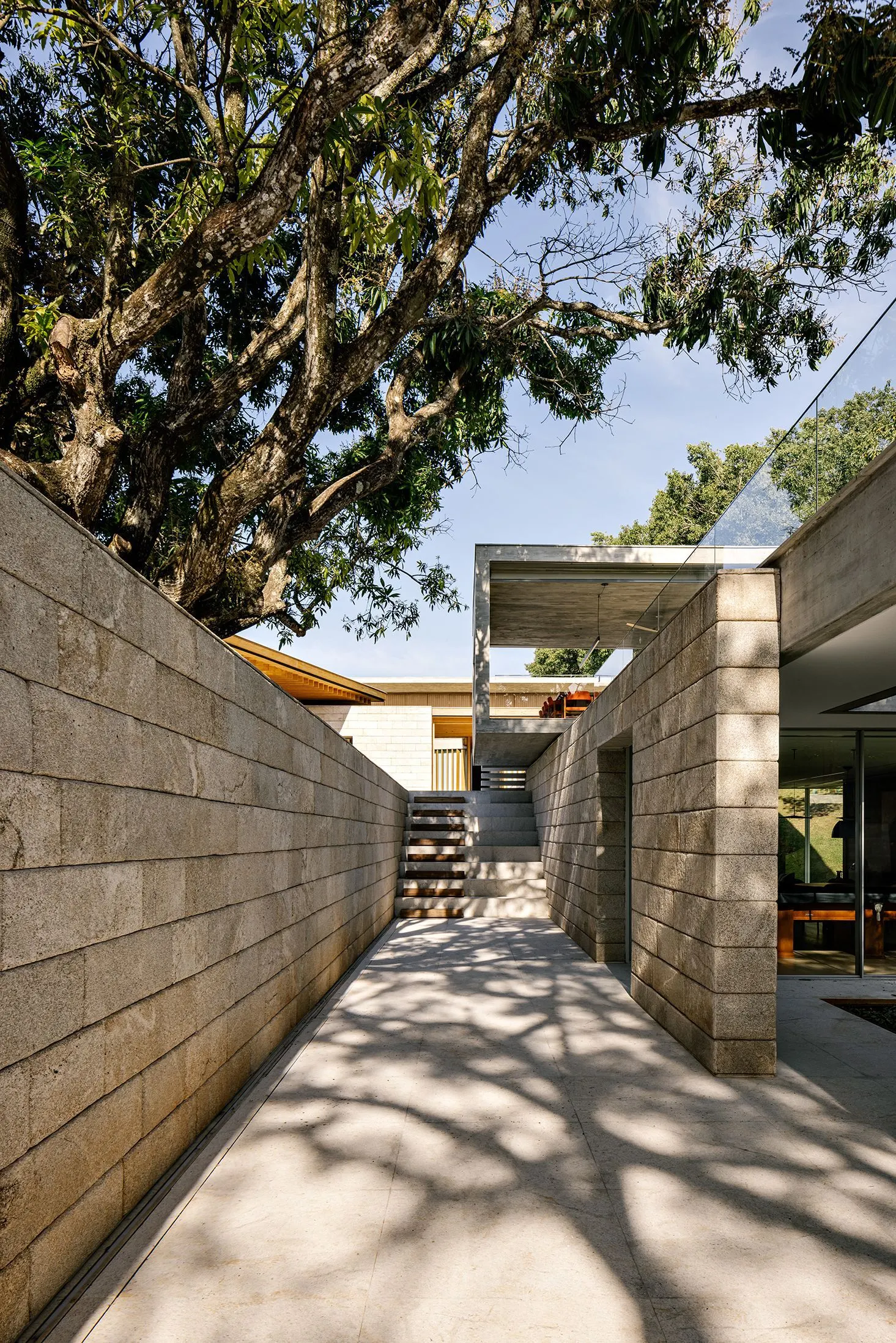 Bosque House / FGMF