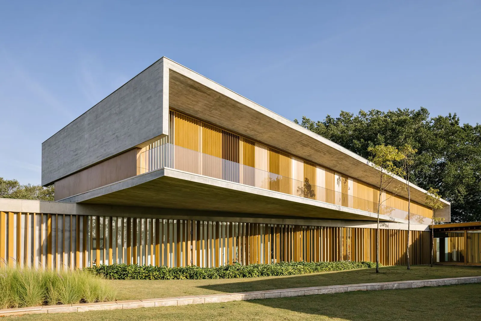 Bosque House / FGMF