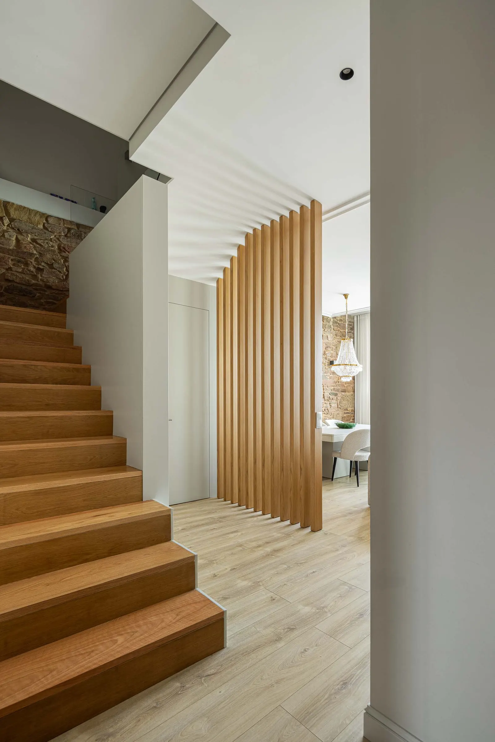 Parque IV House в Санту-Тирсу: реконструкция дома, утратившего устойчивость и качество