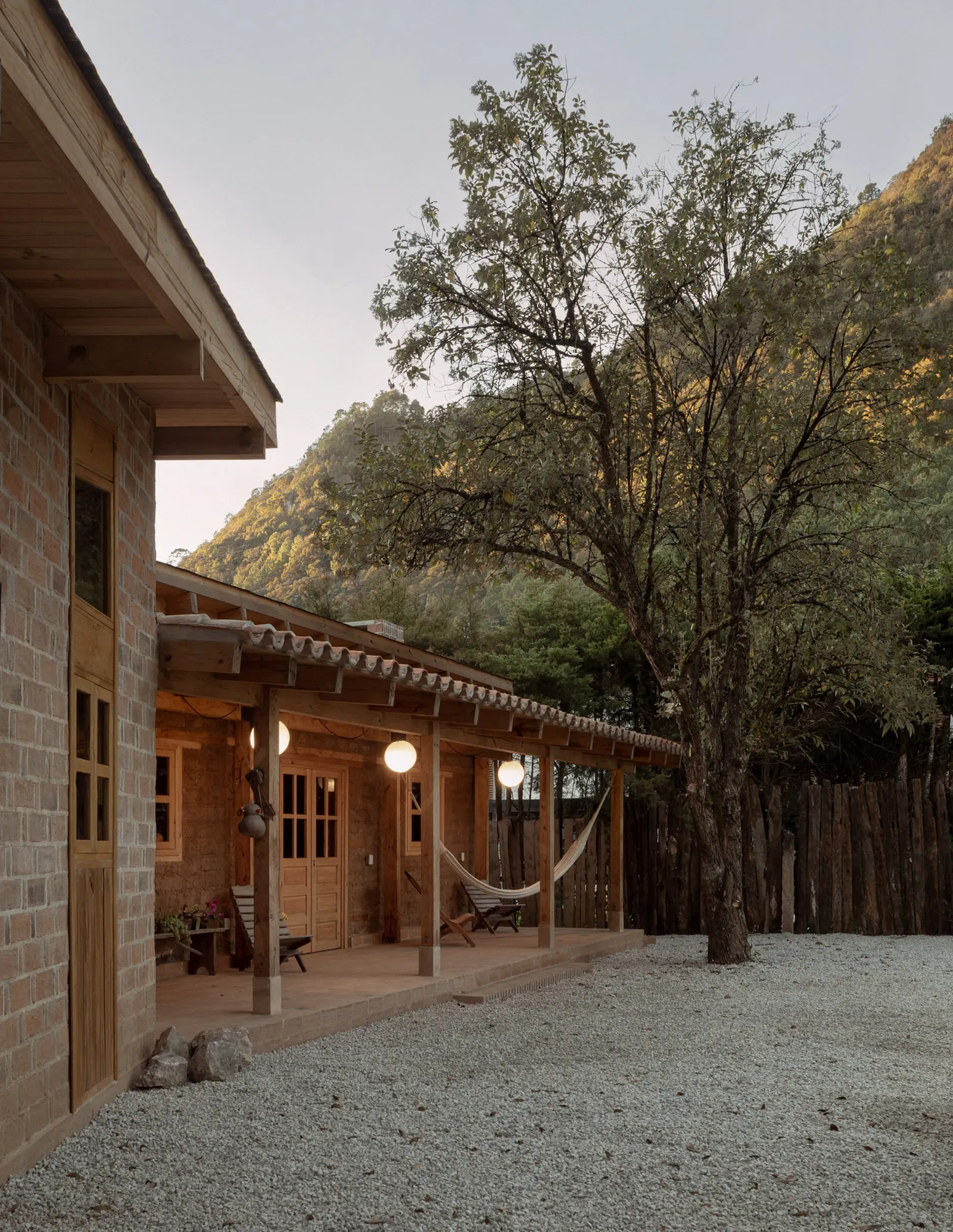 Casa Estelí / COLAR Colectivo de Arquitectura: сохранение и переосмысление существующей постройки в Сан-Кристобаль-де-лас-Касас