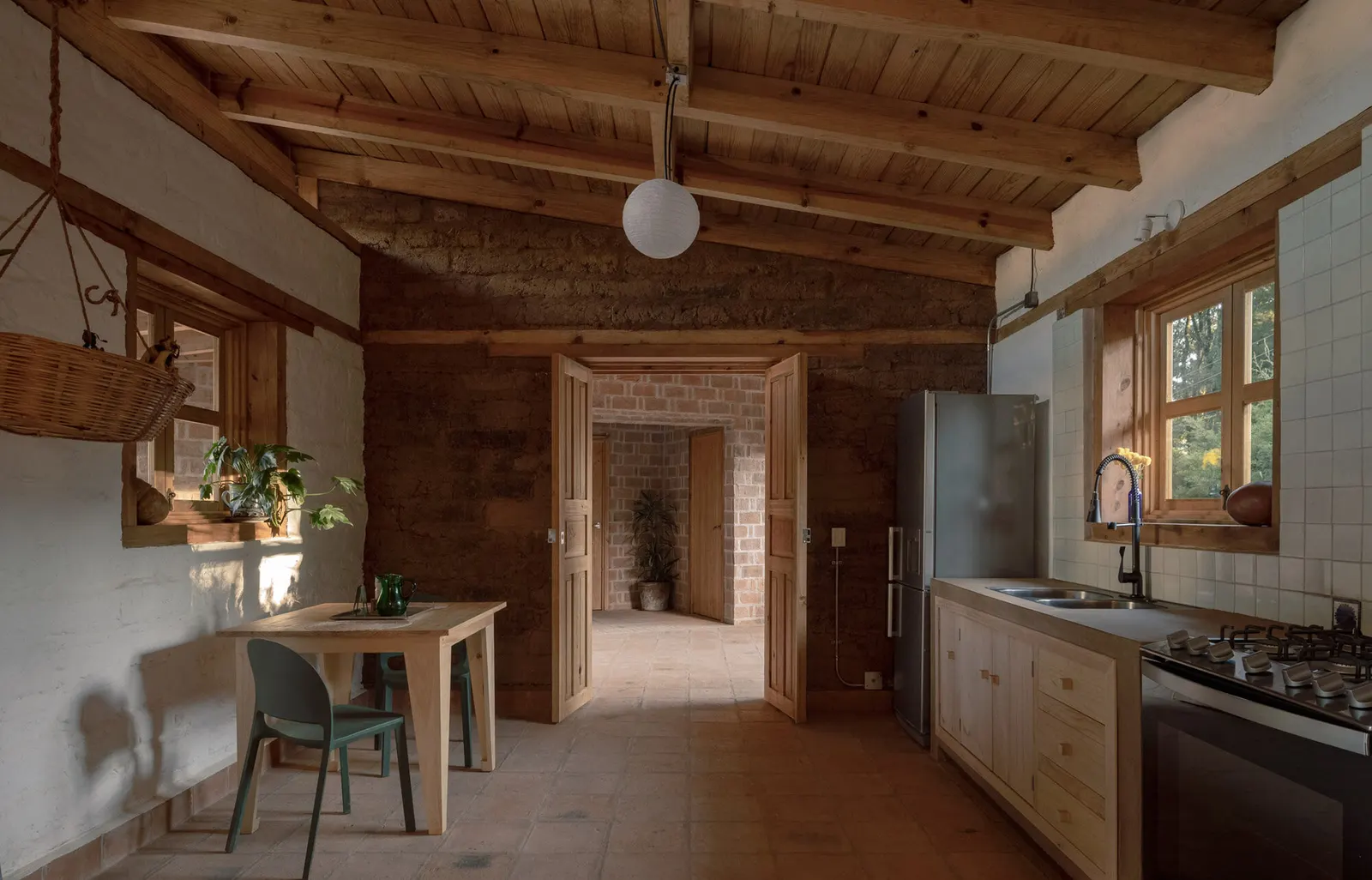 Casa Estelí / COLAR Colectivo de Arquitectura: сохранение и переосмысление существующей постройки в Сан-Кристобаль-де-лас-Касас