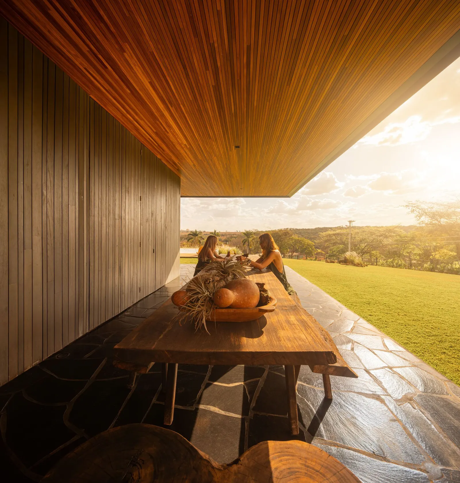 Casa Muxarabi / mf+arquitetos