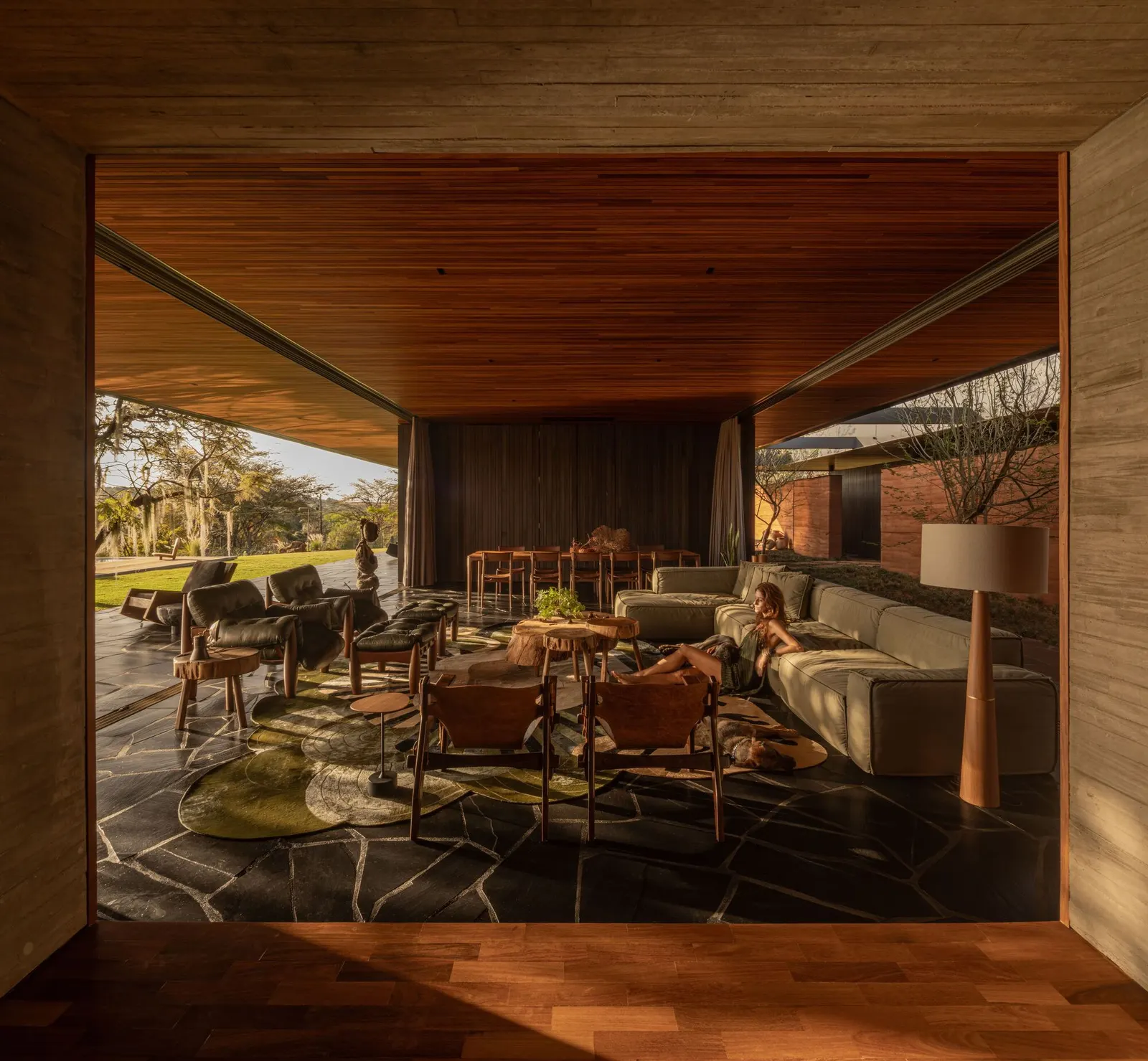 Casa Muxarabi / mf+arquitetos