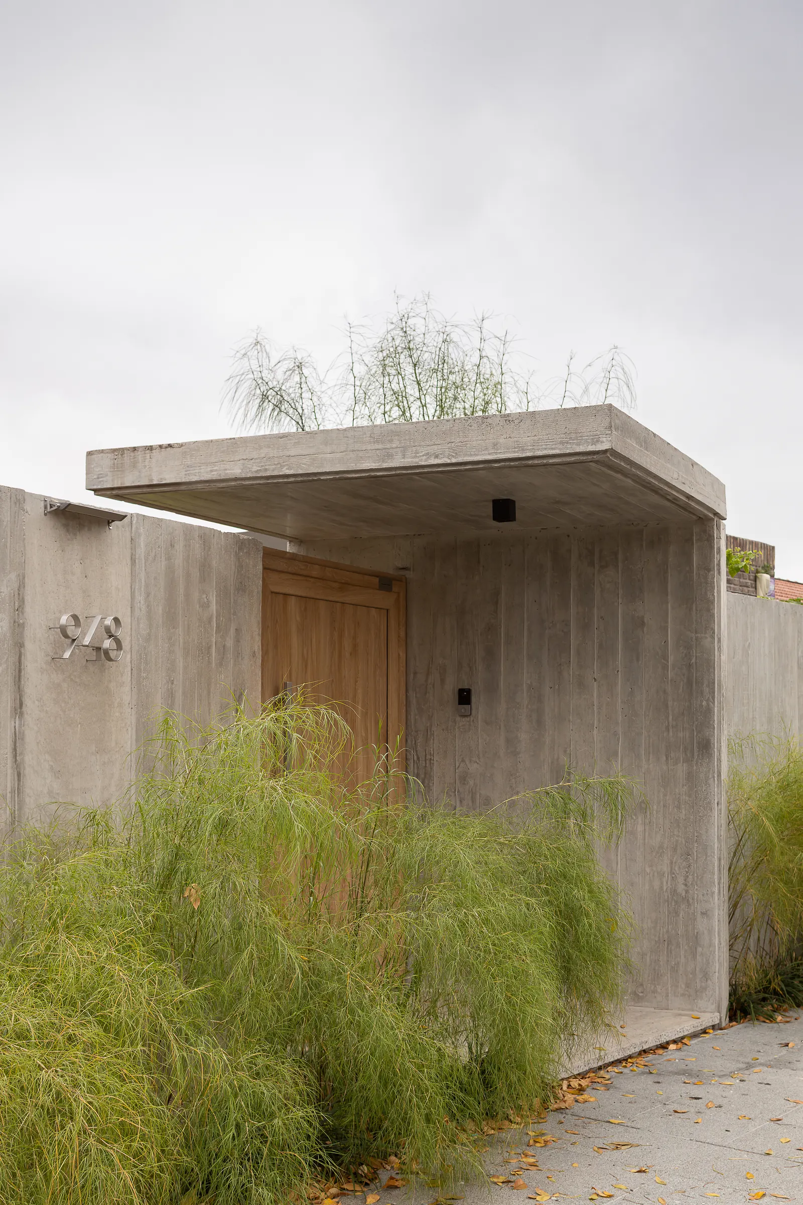 Casa Attraverso il Patio / otro estudio — дом как пространство перехода в Рафаэле