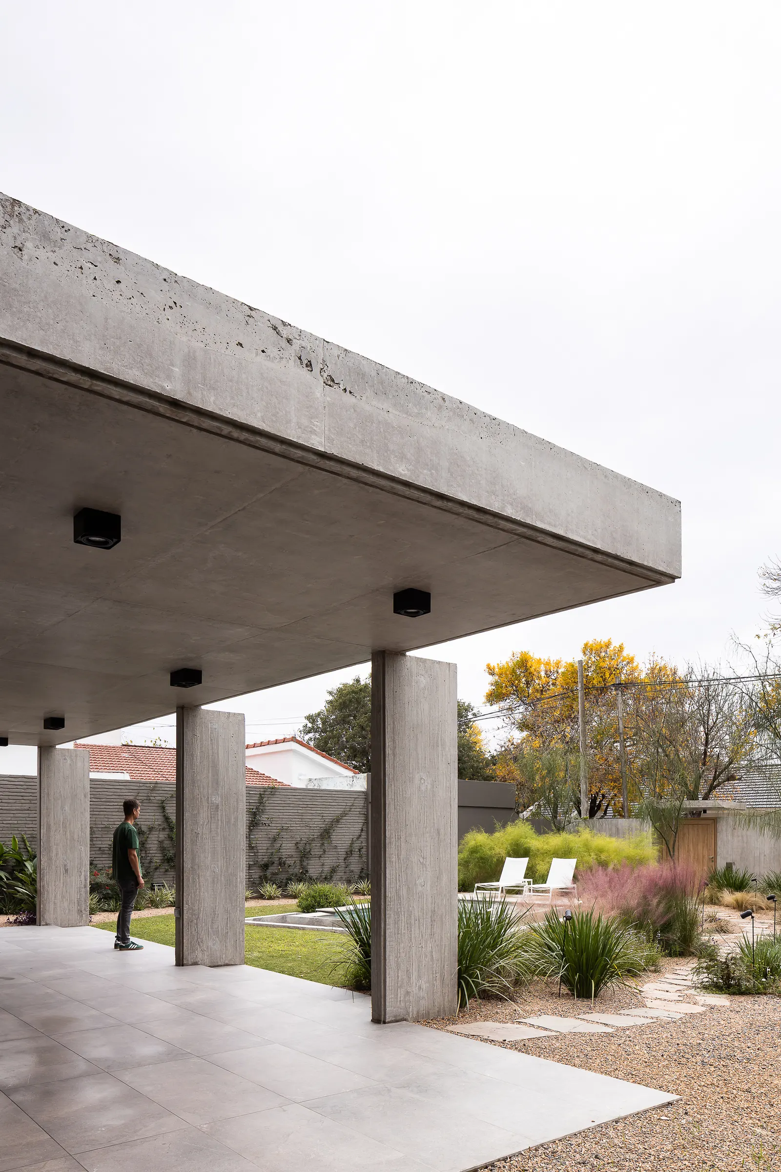 Casa Attraverso il Patio / otro estudio — дом как пространство перехода в Рафаэле