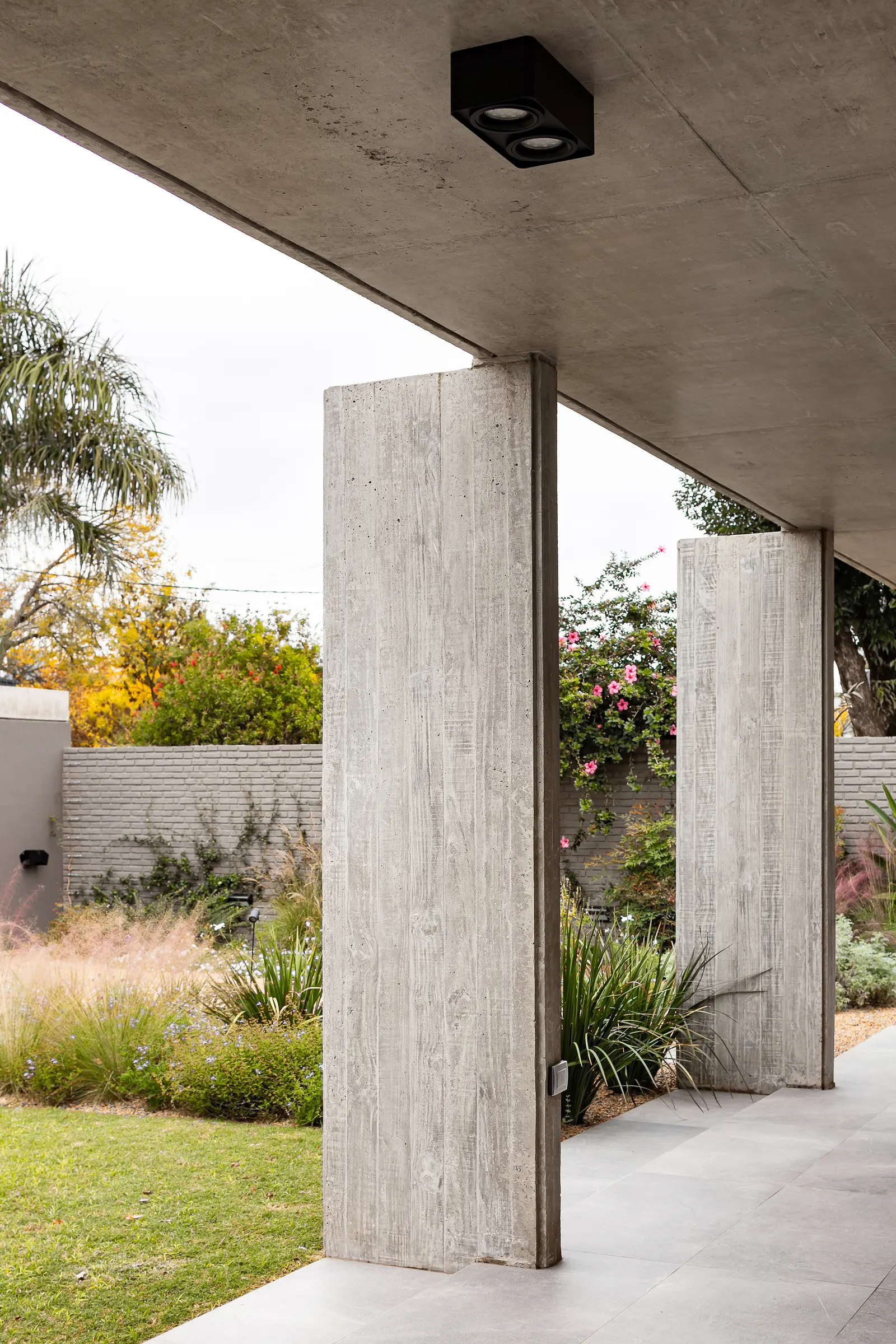 Casa Attraverso il Patio / otro estudio — дом как пространство перехода в Рафаэле