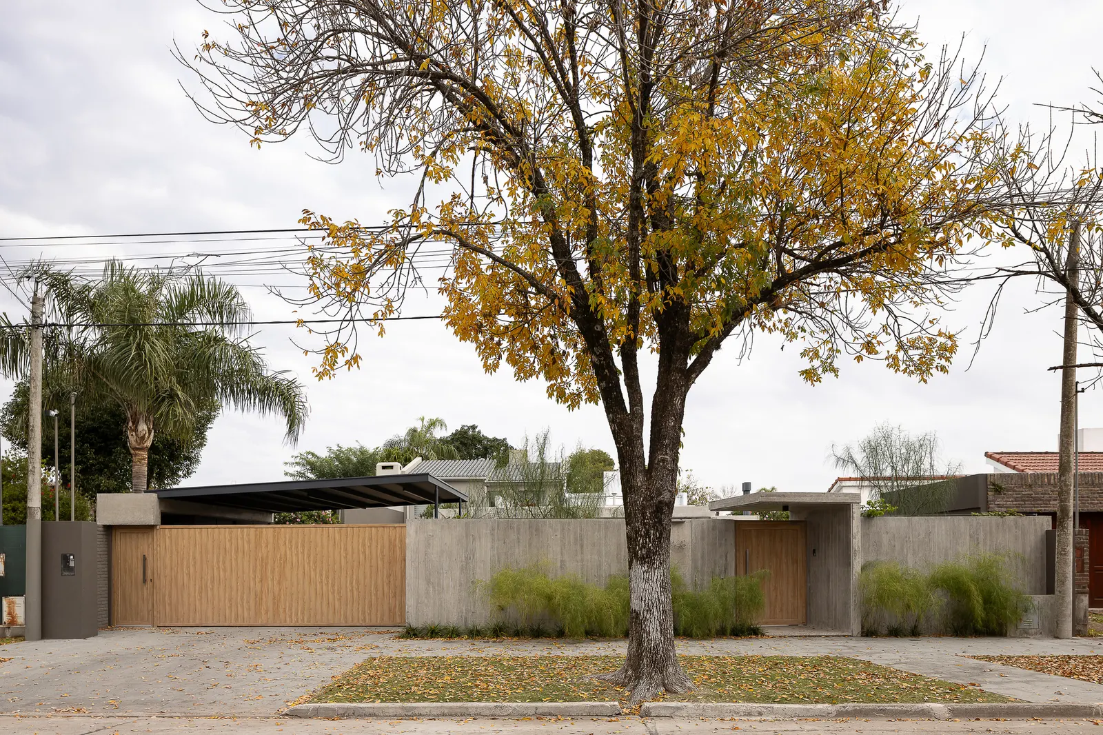 Casa Attraverso il Patio / otro estudio — дом как пространство перехода в Рафаэле