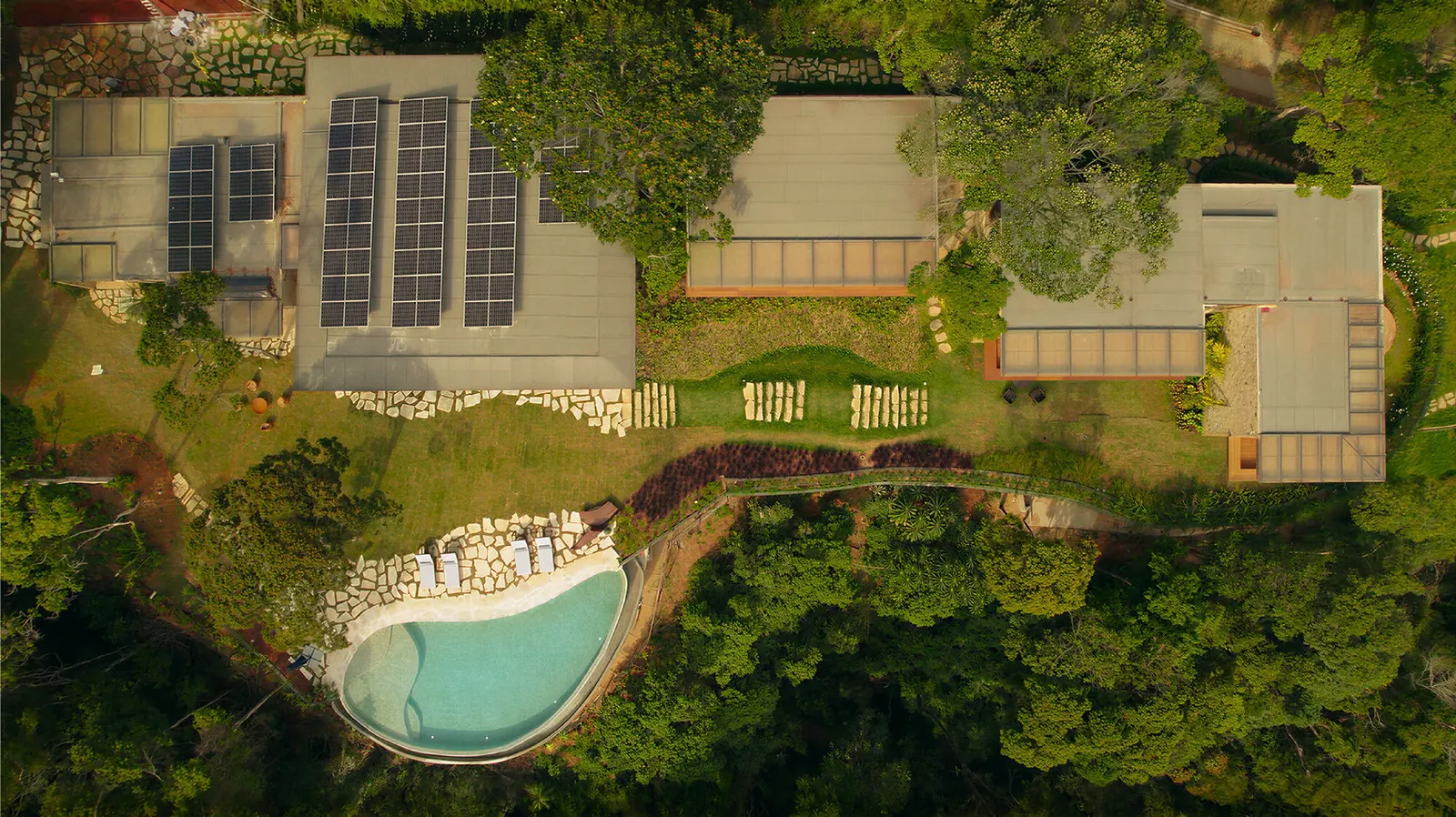 Casa Pedra Azul / Escala Arquitetura