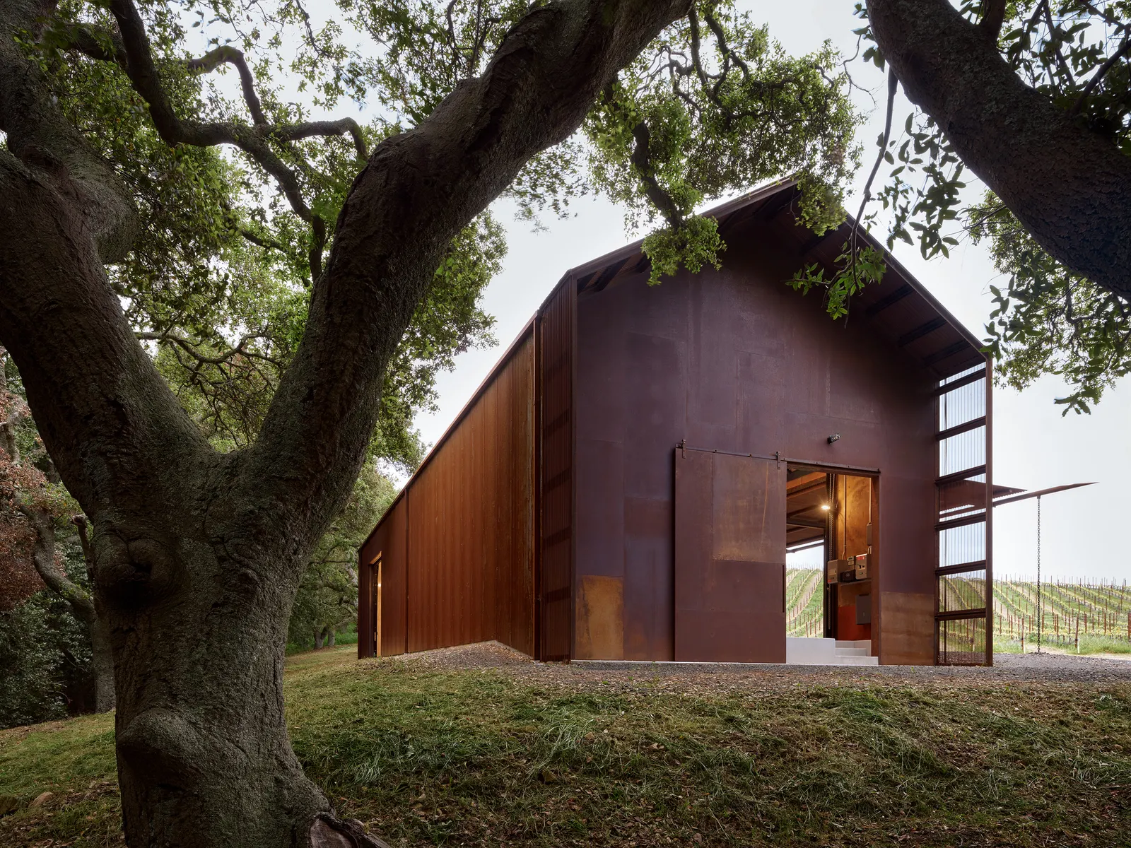 Cayucos Ridge Barn / Clayton Korte