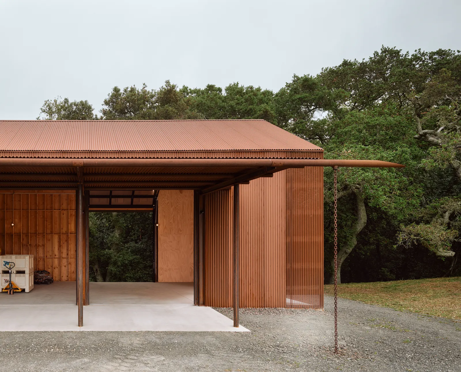Cayucos Ridge Barn / Clayton Korte