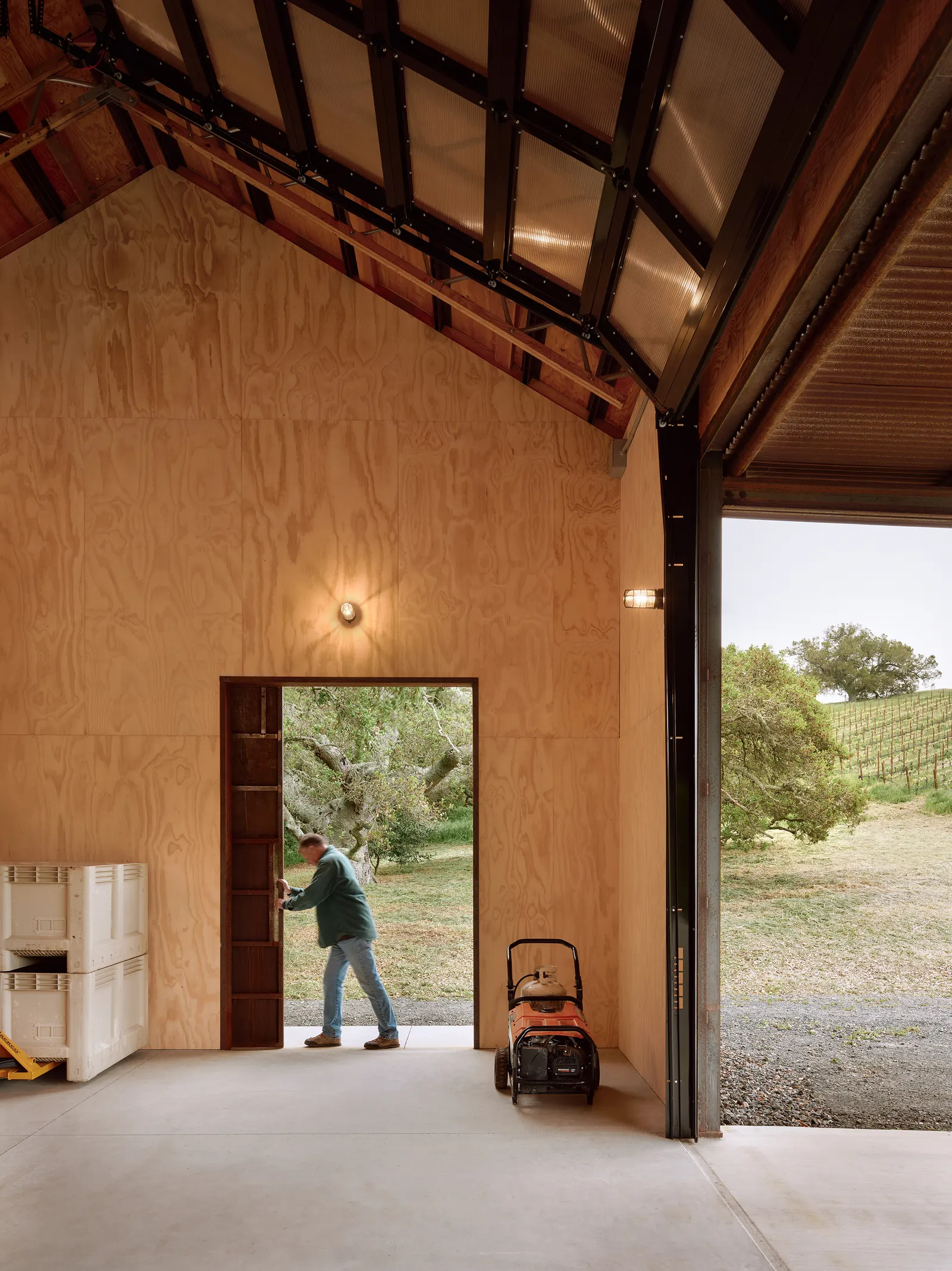 Cayucos Ridge Barn / Clayton Korte