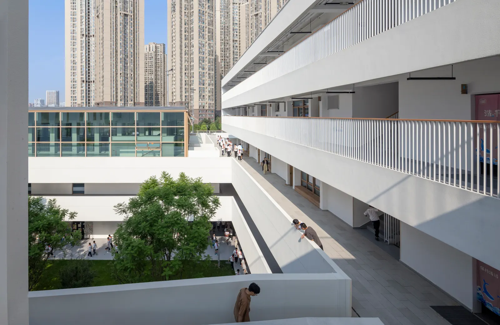 Средняя школа Chengdu Haiyang Road / Changwu Architects