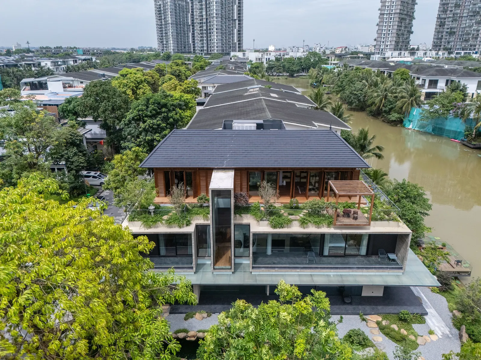 Dolphine Villa / Idee architects
