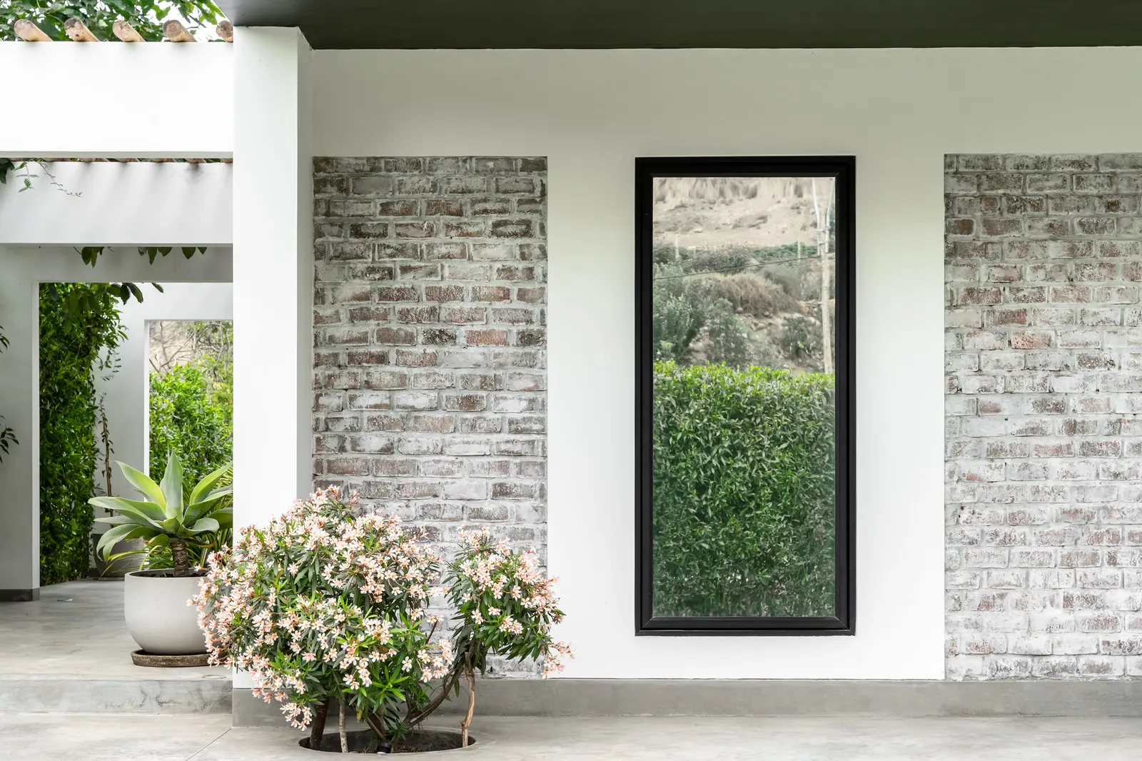 Berna House / Hiro Arquitectos