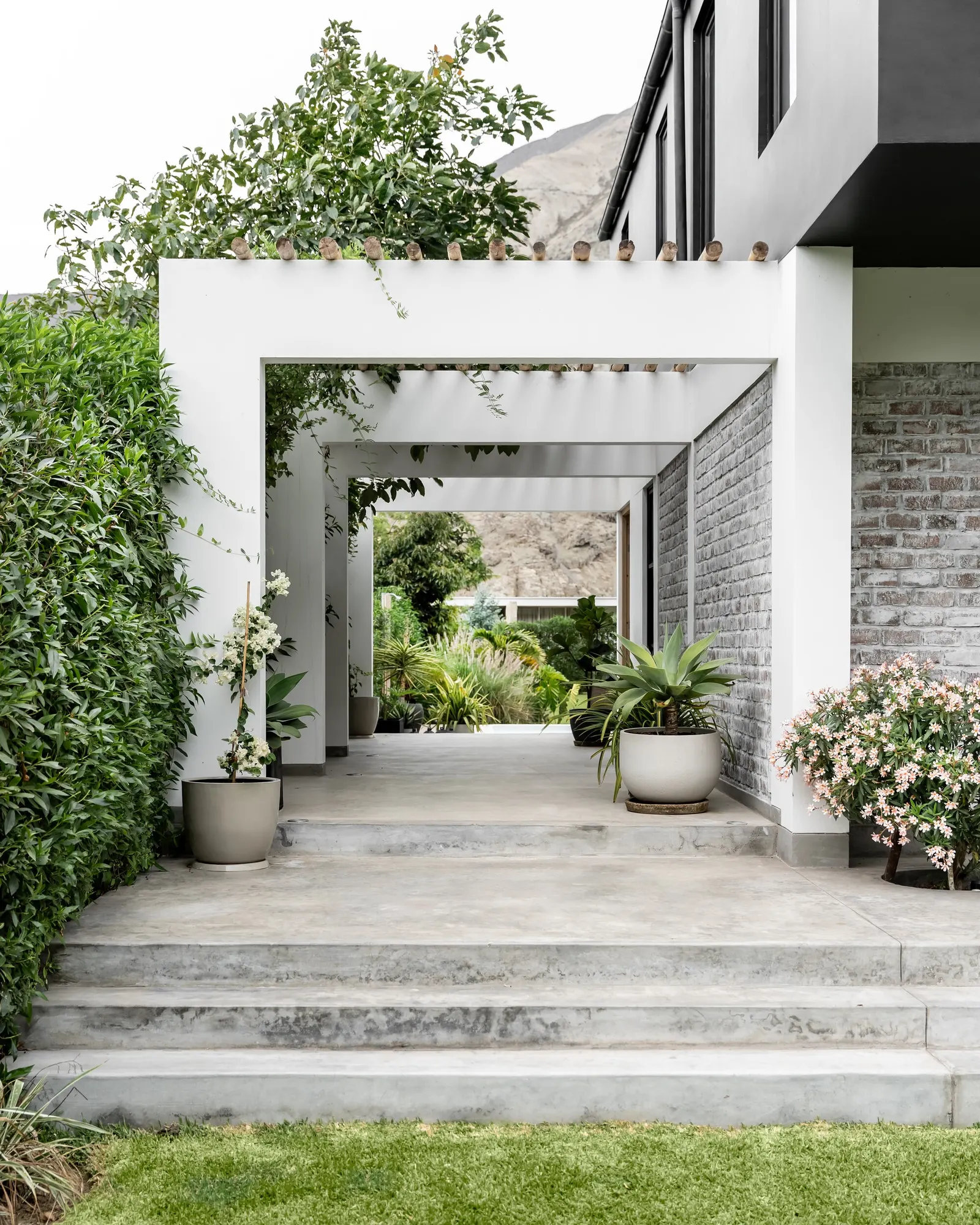 Berna House / Hiro Arquitectos