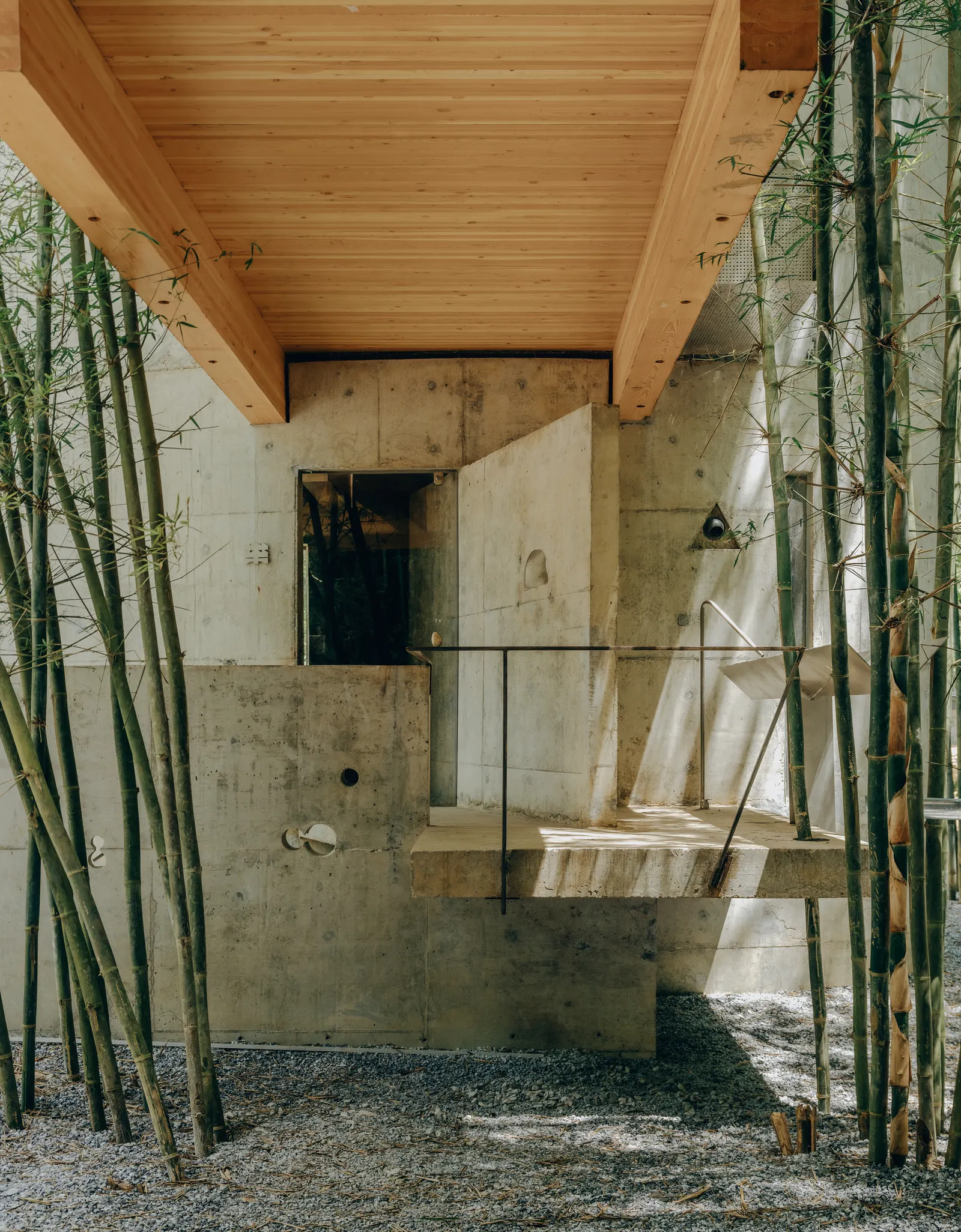 Huizhou Vernacular Historic Bridges Micro-Museum / LUO studio