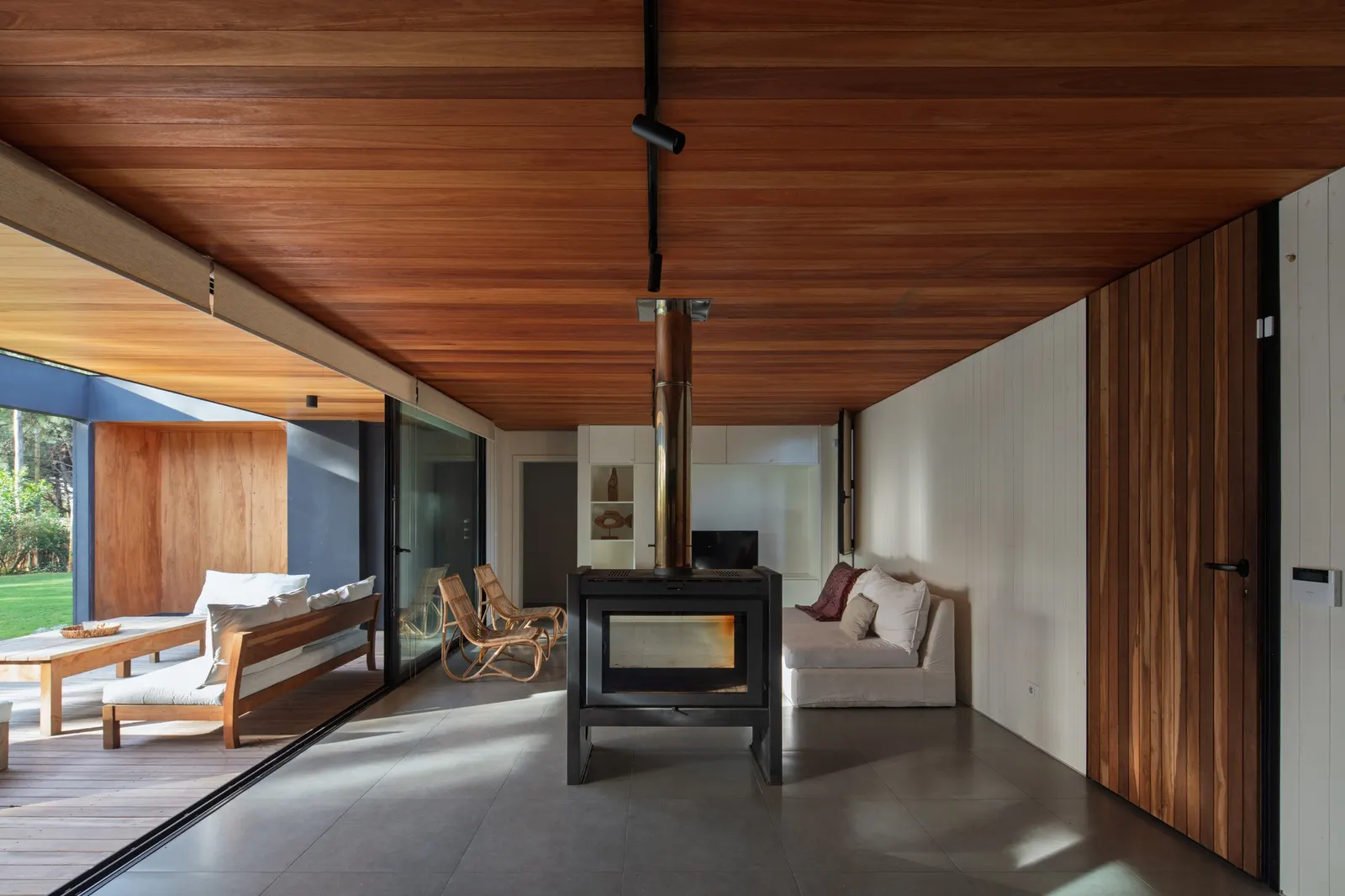 Casa Cella / iHouse estudio: дом выходного дня у пляжа в El Pinar