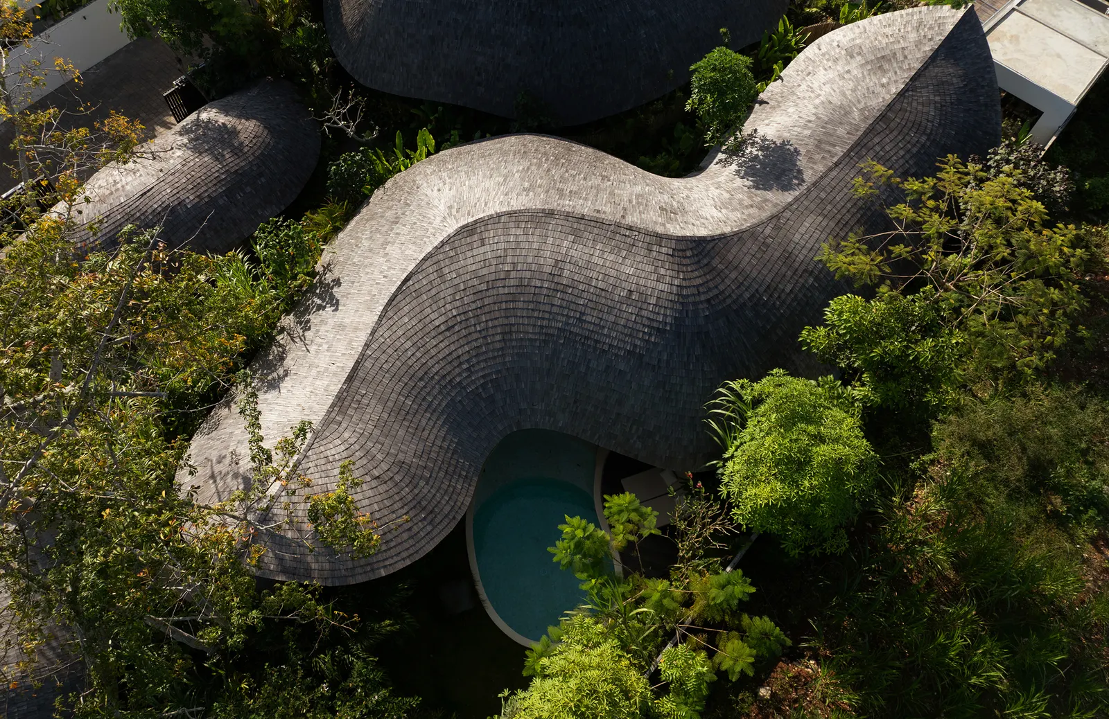 Kaymana Earth Villa / Pablo Luna Studio
