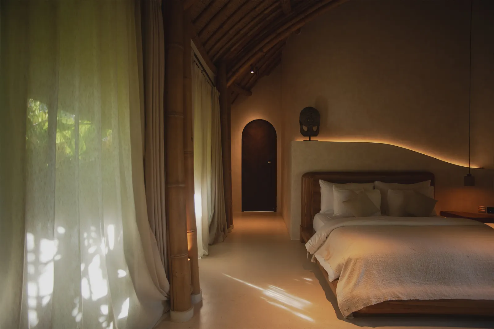 Kaymana Earth Villa / Pablo Luna Studio