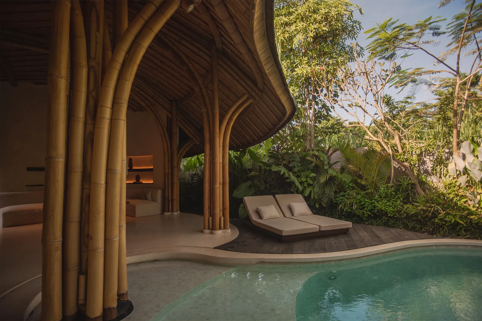 Kaymana Earth Villa / Pablo Luna Studio