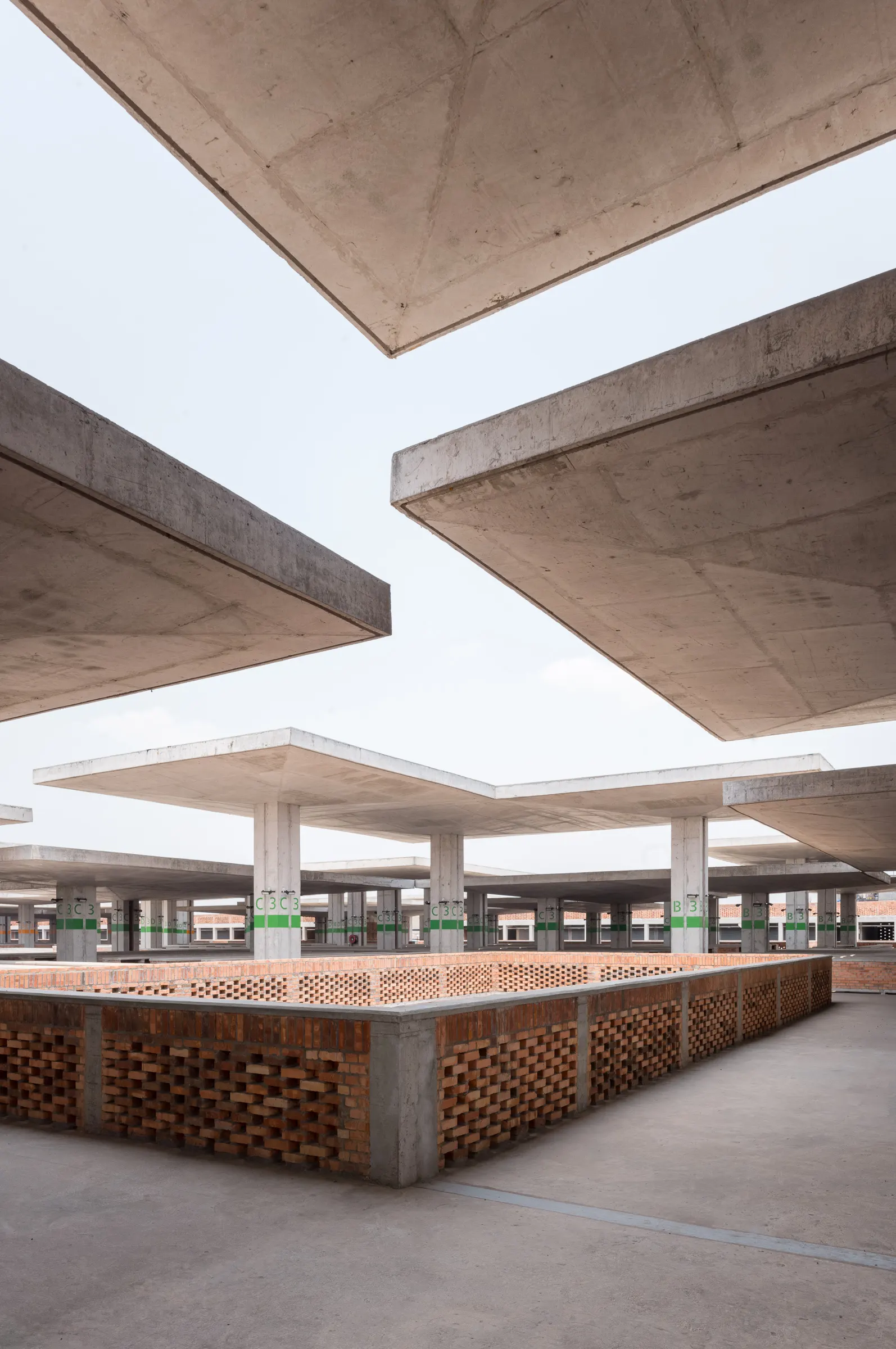 Центральный рынок Зандо в Киншасе / THINK TANK architecture