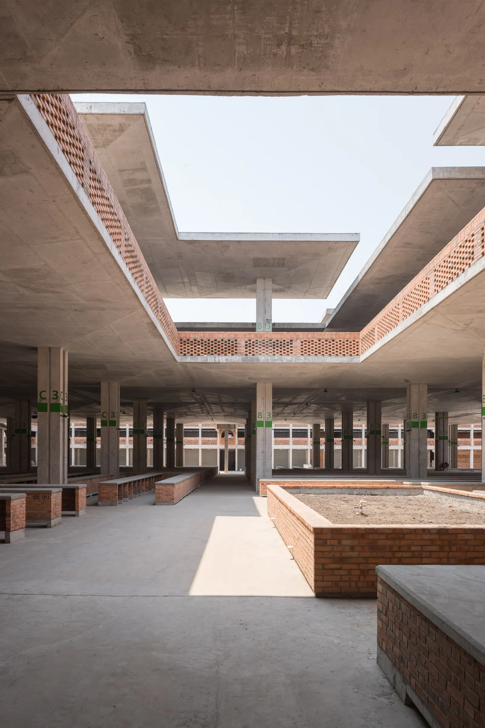 Центральный рынок Зандо в Киншасе / THINK TANK architecture