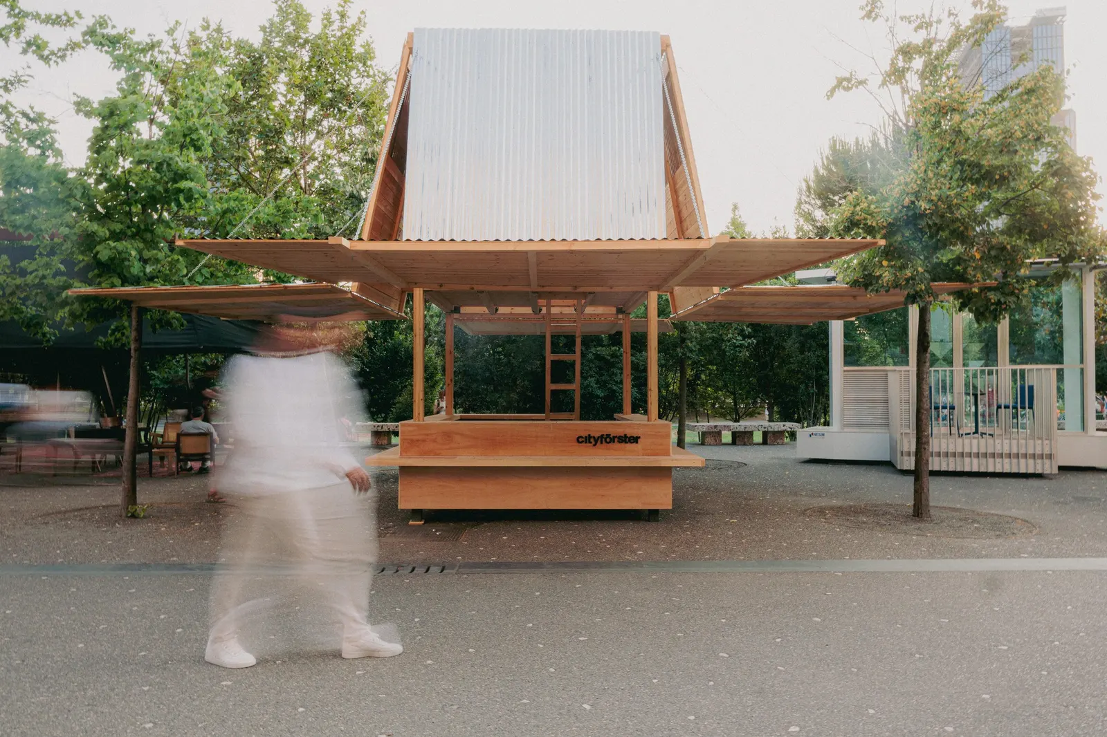 The Kiosk / CITYFÖRSTER — компактный сезонный павильон в Дерми