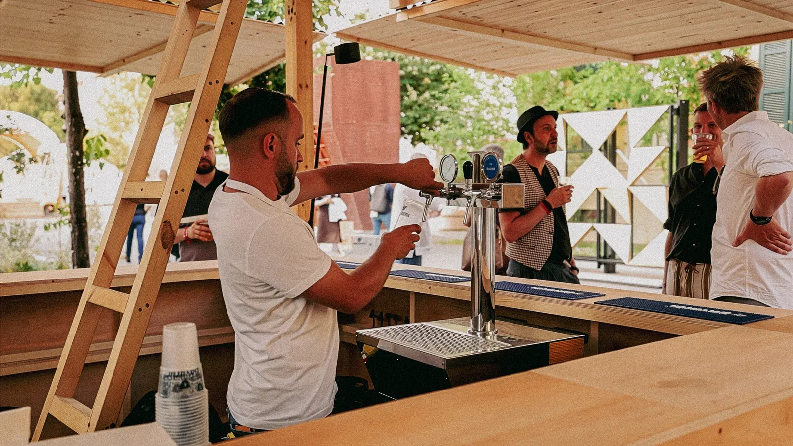 The Kiosk / CITYFÖRSTER — компактный сезонный павильон в Дерми
