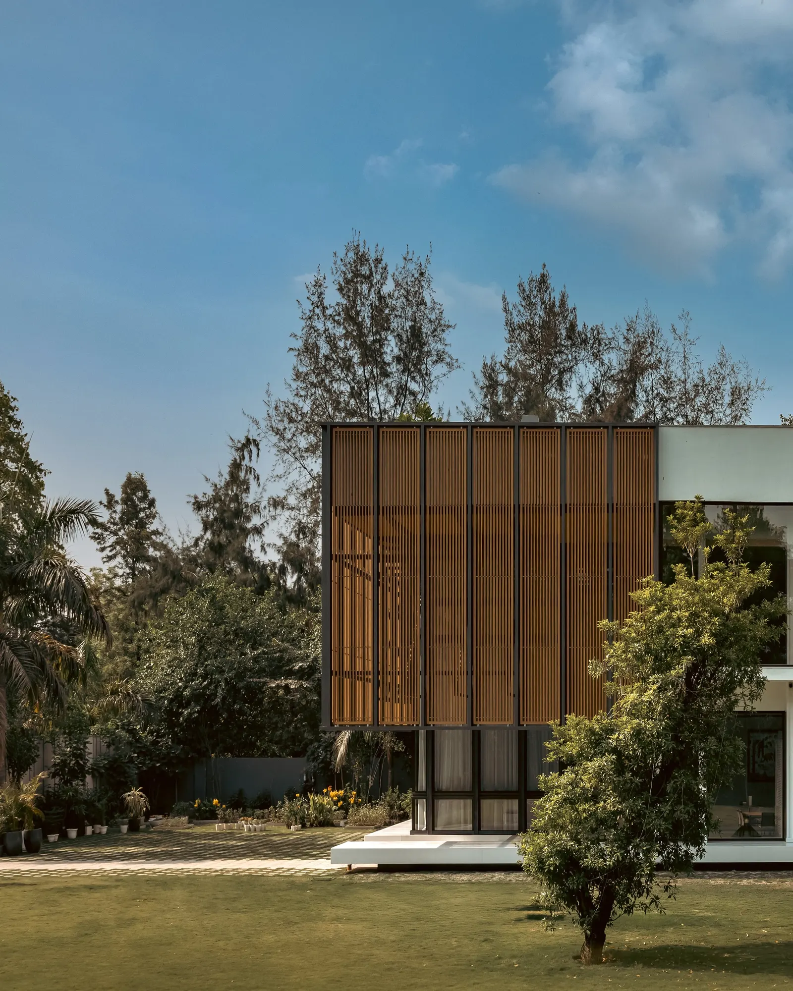 Lighthouse Residence / Architecture Discipline в Нью-Дели: дом, где свет и воздух формируют пространство