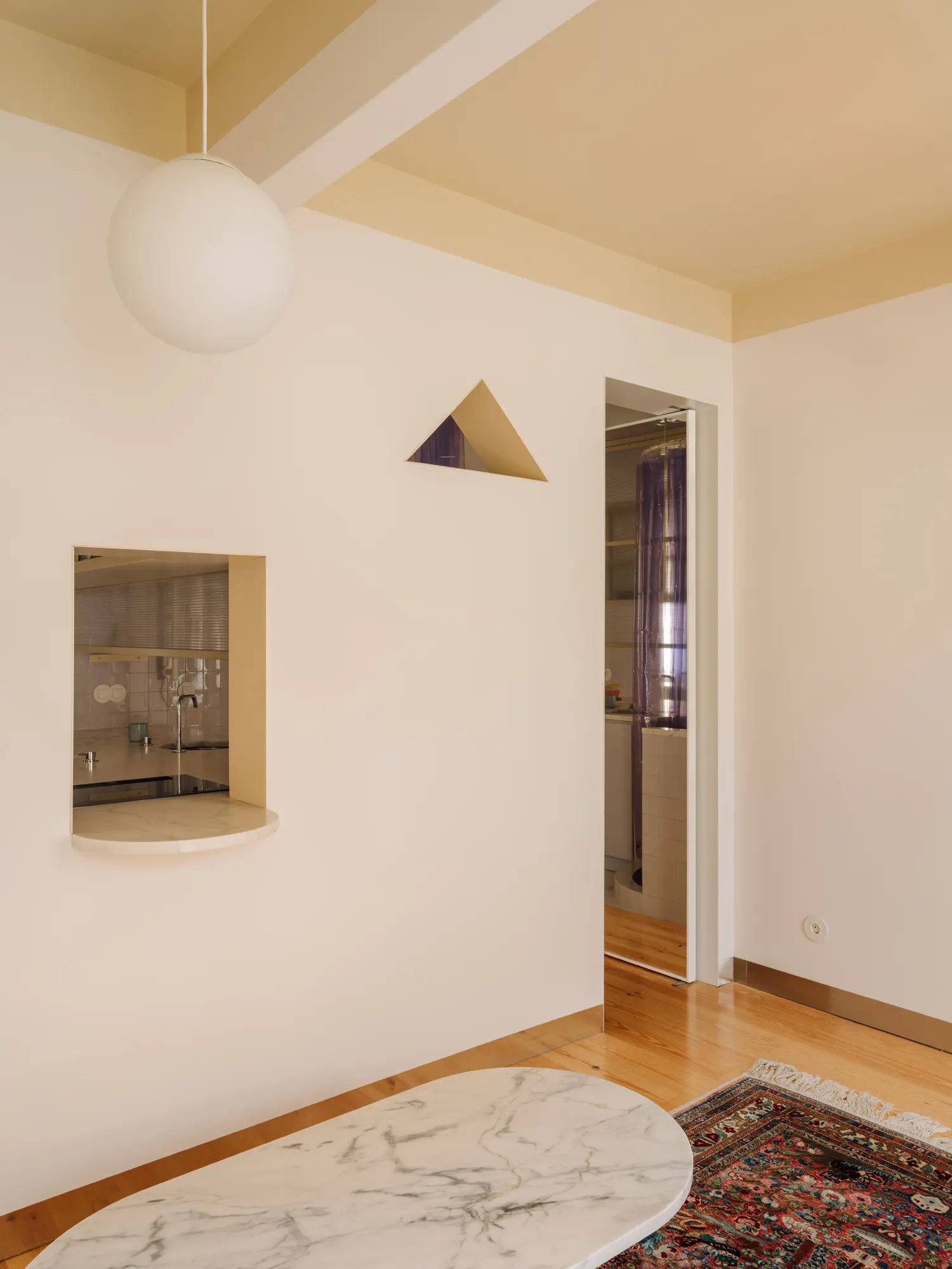LILAC / BUREAU — реновация квартиры в Лиссабоне площадью 44 м²