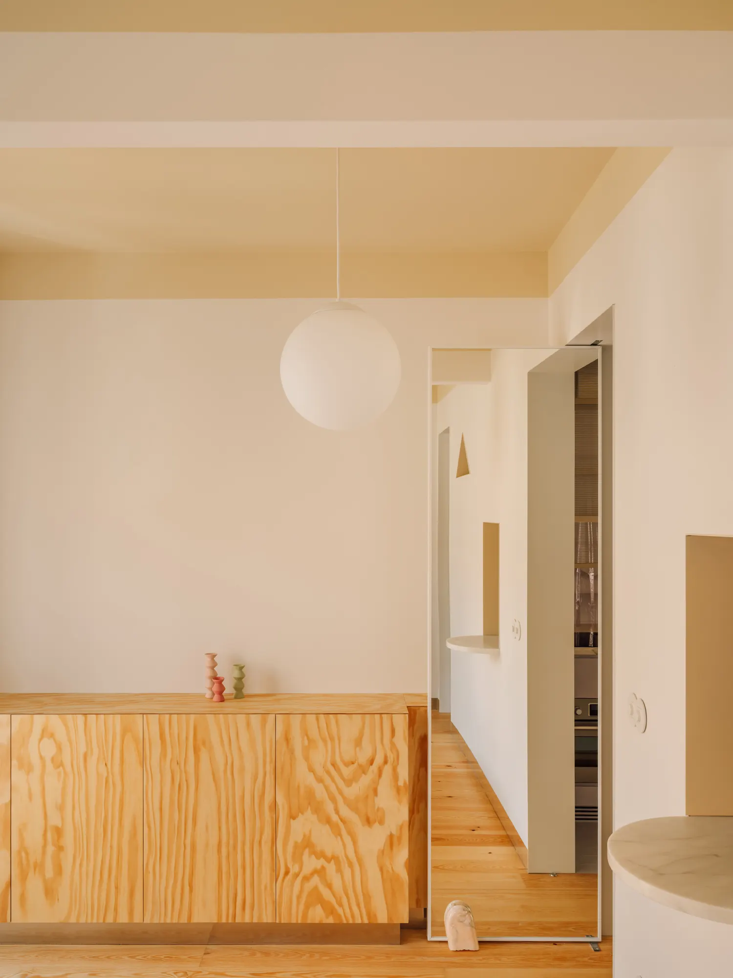 LILAC / BUREAU — реновация квартиры в Лиссабоне площадью 44 м²
