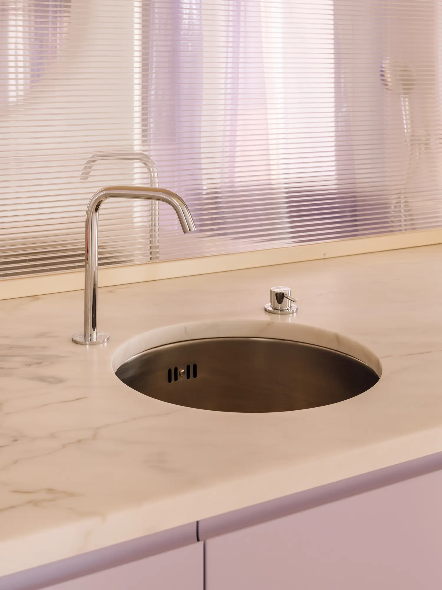 LILAC / BUREAU — реновация квартиры в Лиссабоне площадью 44 м²
