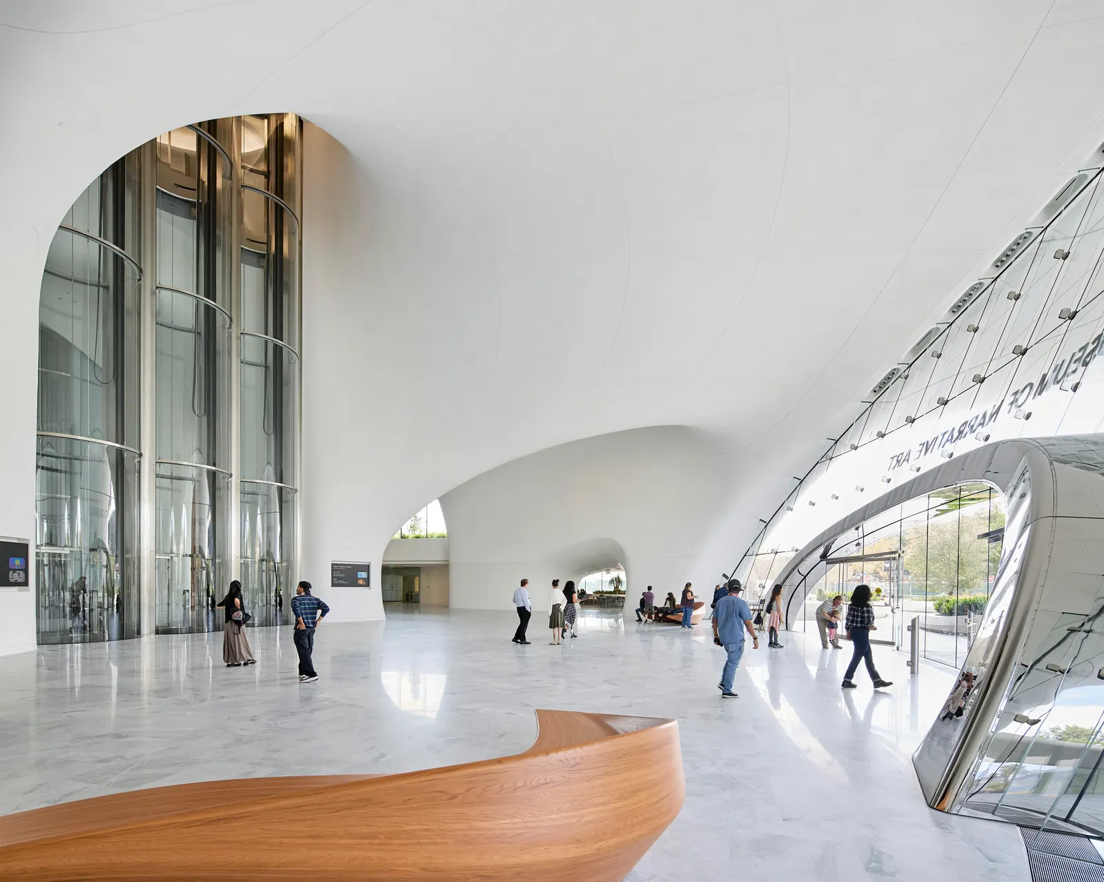 Первый взгляд на завершённый Lucas Museum of Narrative Art, который откроется 22 сентября 2026 года