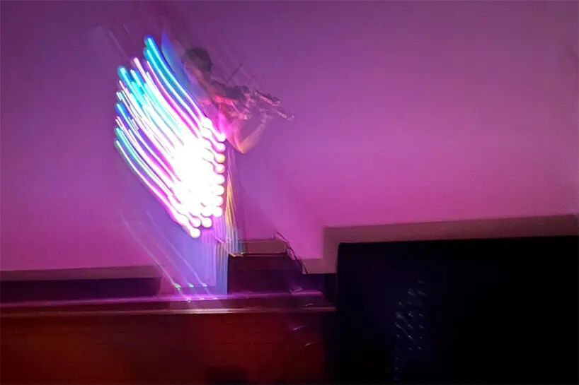 PRISMBODY: как синестезия превращается в световой перформанс в Метрополитен-музее