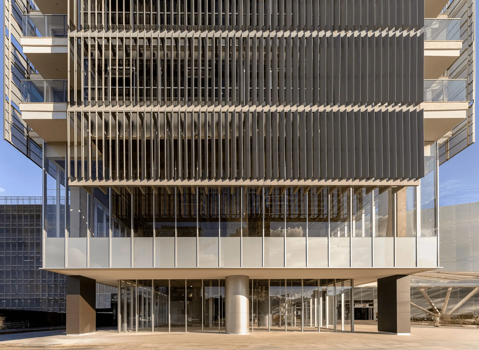 Plaza Corporate — North Tower / Biselli Katchborian Arquitetos