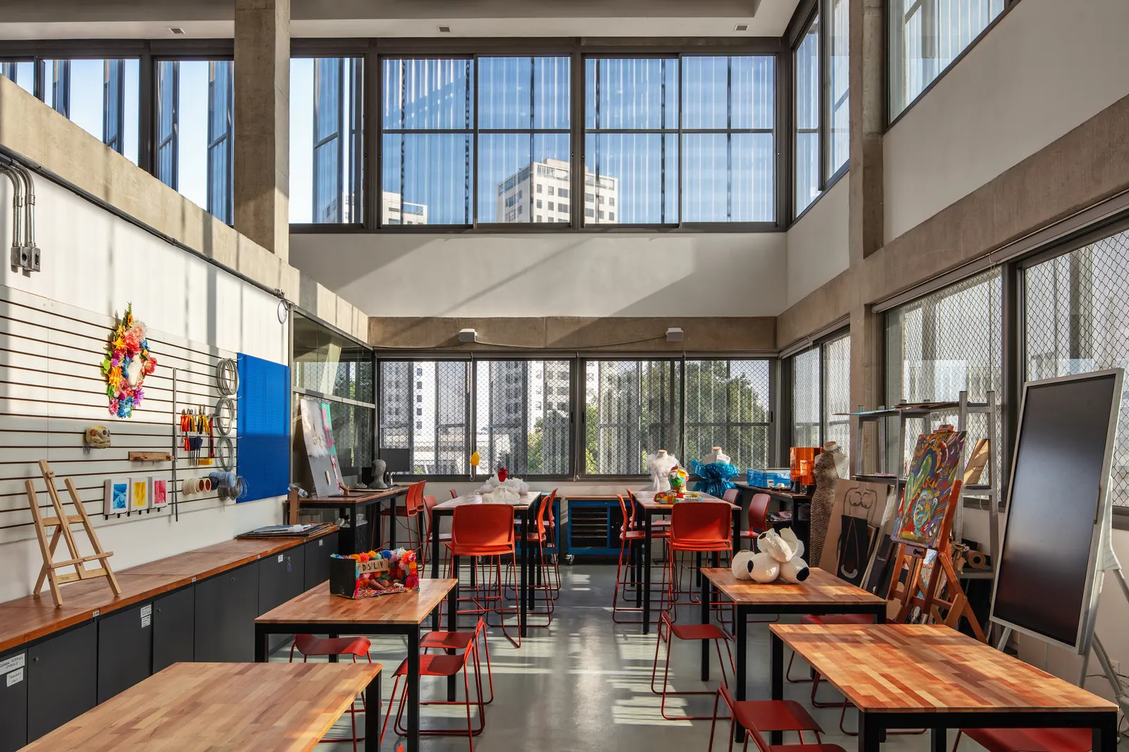 Beacon School High School / Andrade Morettin Arquitetos Associados + Guido Otero Arquitetura + Ricardo Gusmão Arquitetos