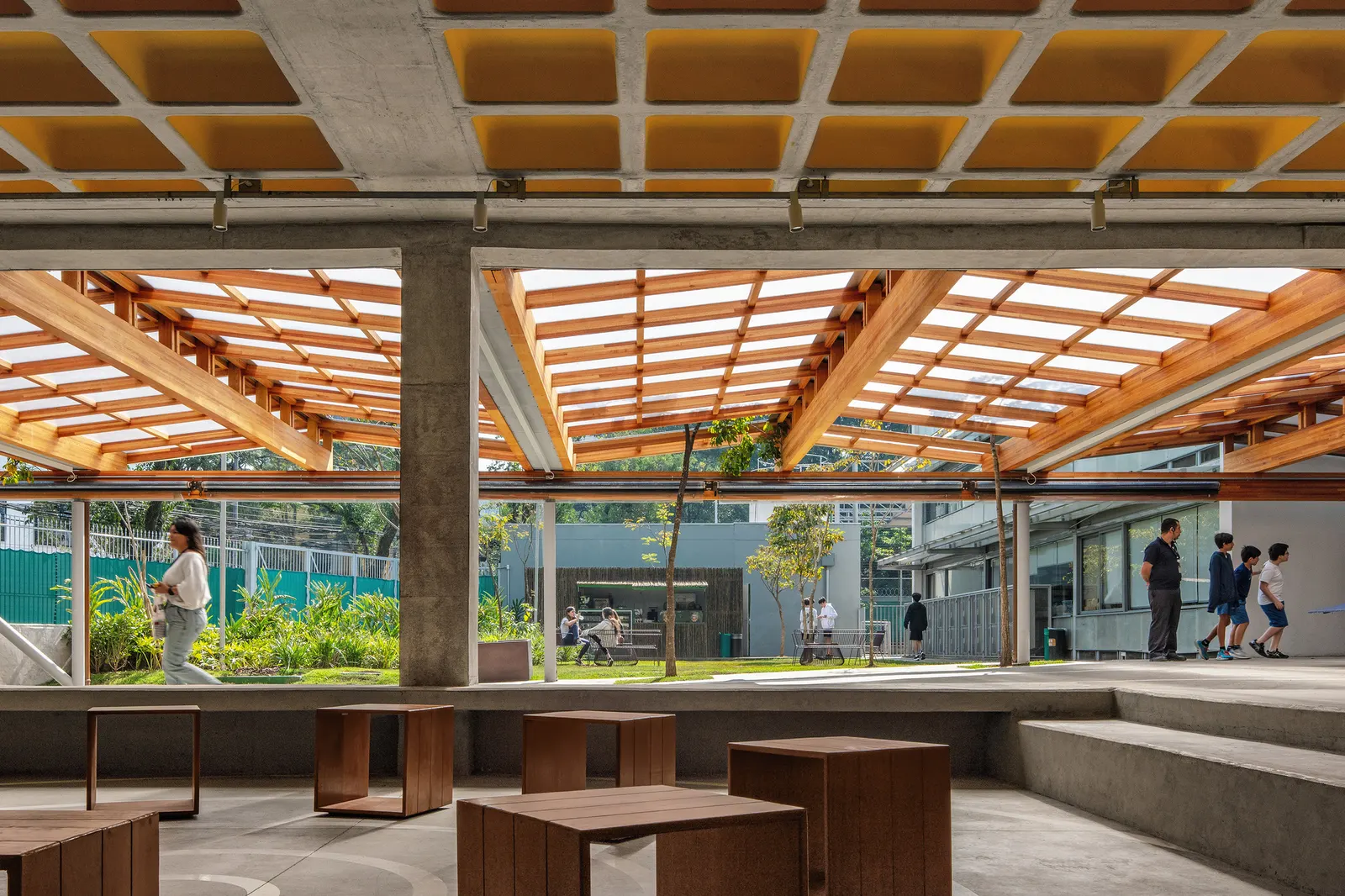 Beacon School High School / Andrade Morettin Arquitetos Associados + Guido Otero Arquitetura + Ricardo Gusmão Arquitetos