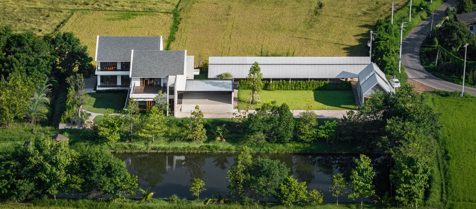 PIN’N PAN House / ForX Design Studio