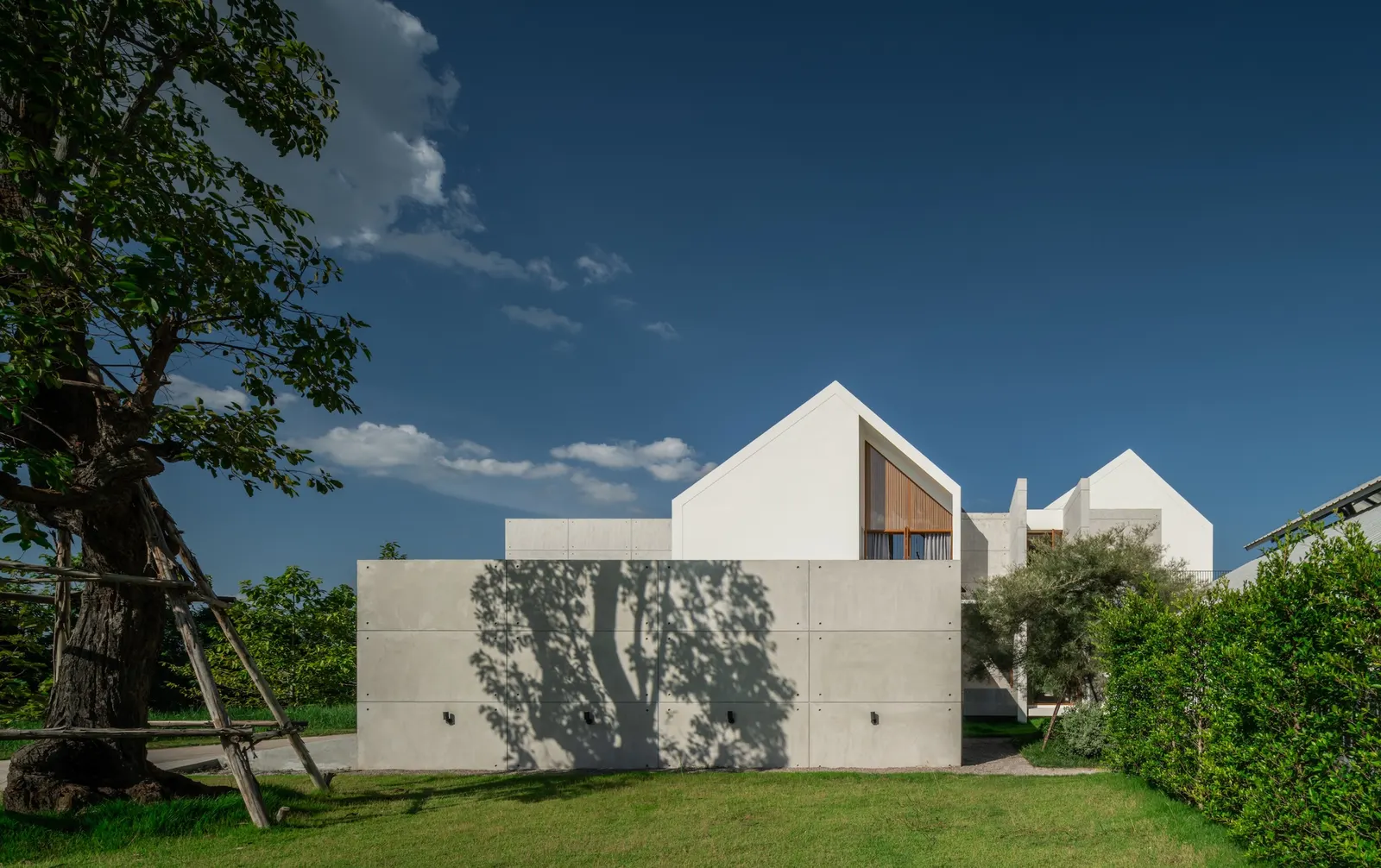 PIN’N PAN House / ForX Design Studio