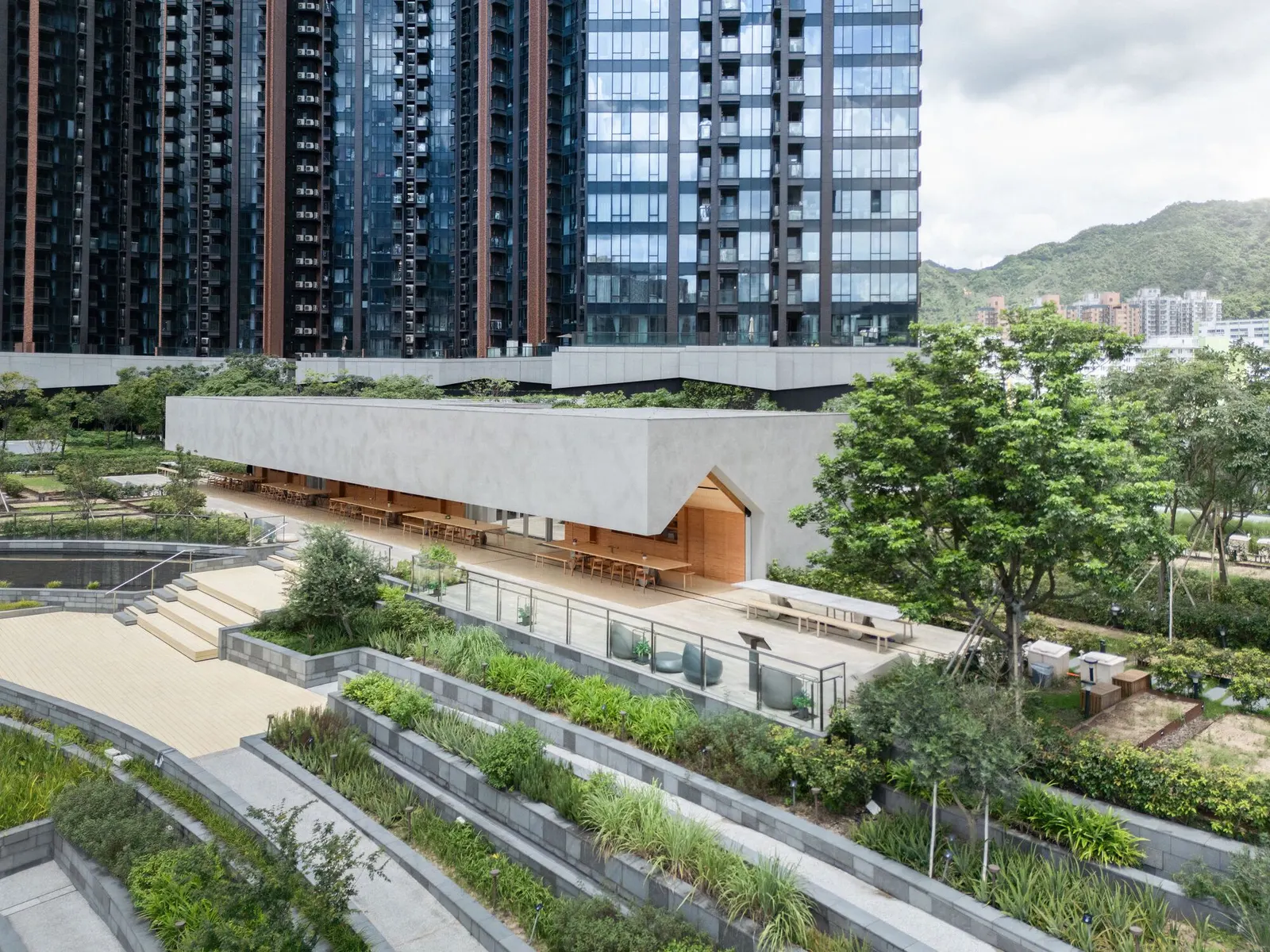 Pavilia Farm Clubhouses / Snøhetta